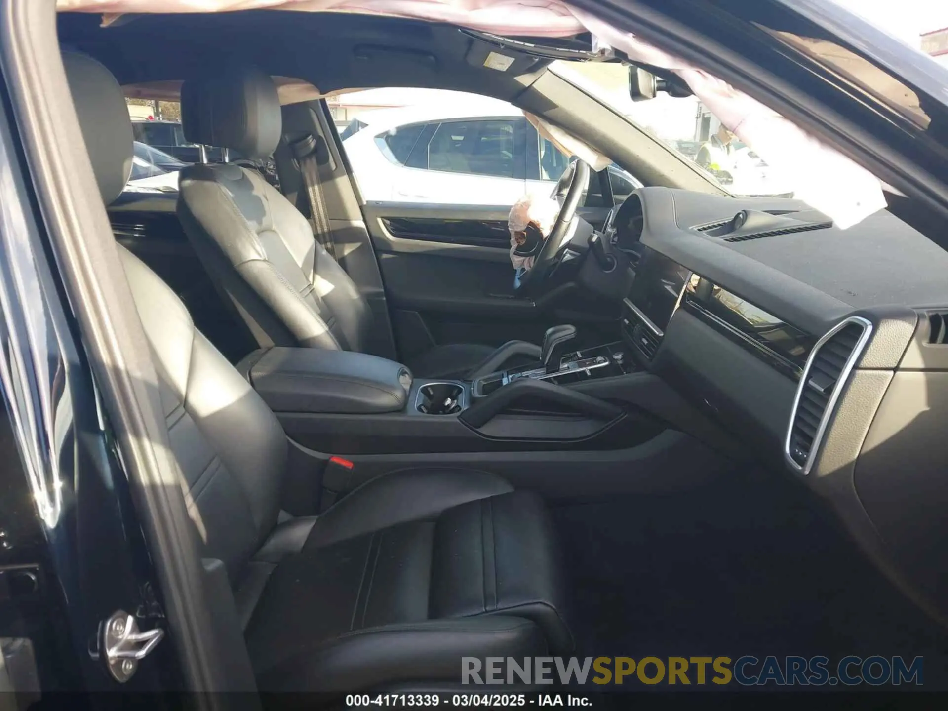 5 fotografías del automóvil dañado WP1AA2AY3LDA04136 PORSCHE CAYENNE 2020