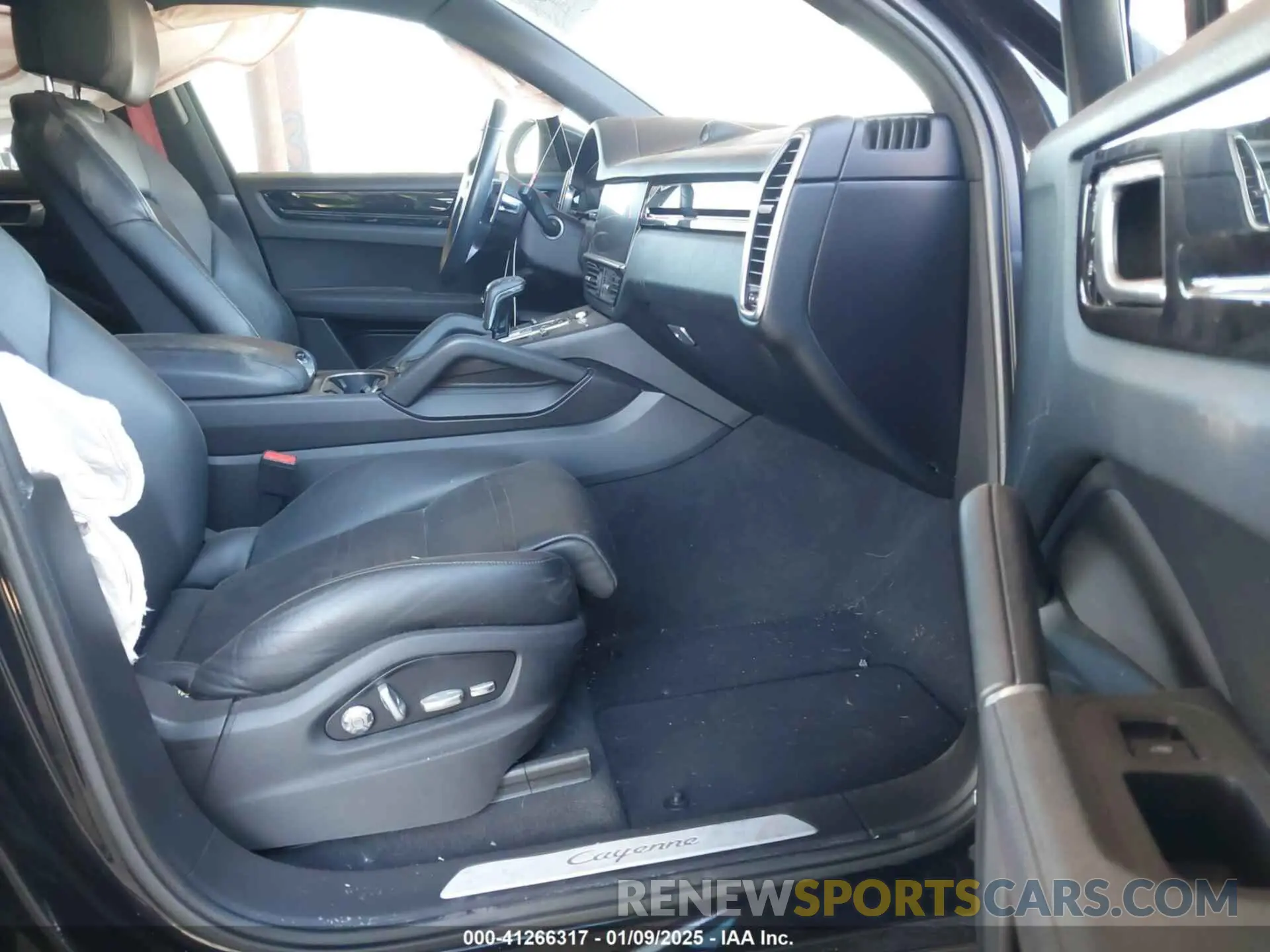 5 fotografías del automóvil dañado WP1AA2AY5LDA06521 PORSCHE CAYENNE 2020