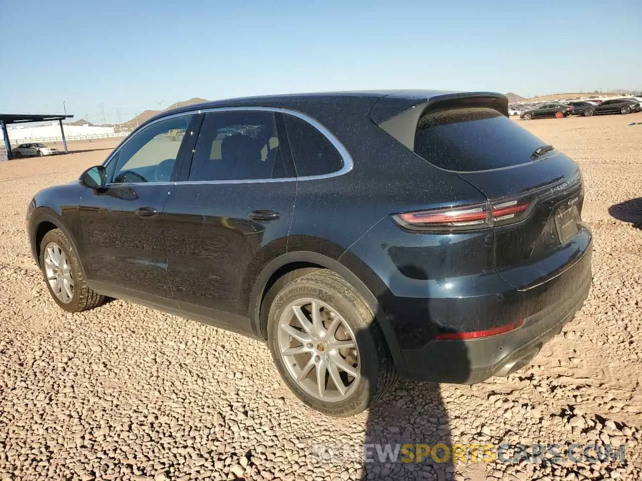 2 fotografías del automóvil dañado WP1AA2AY6LDA02168 PORSCHE CAYENNE 2020