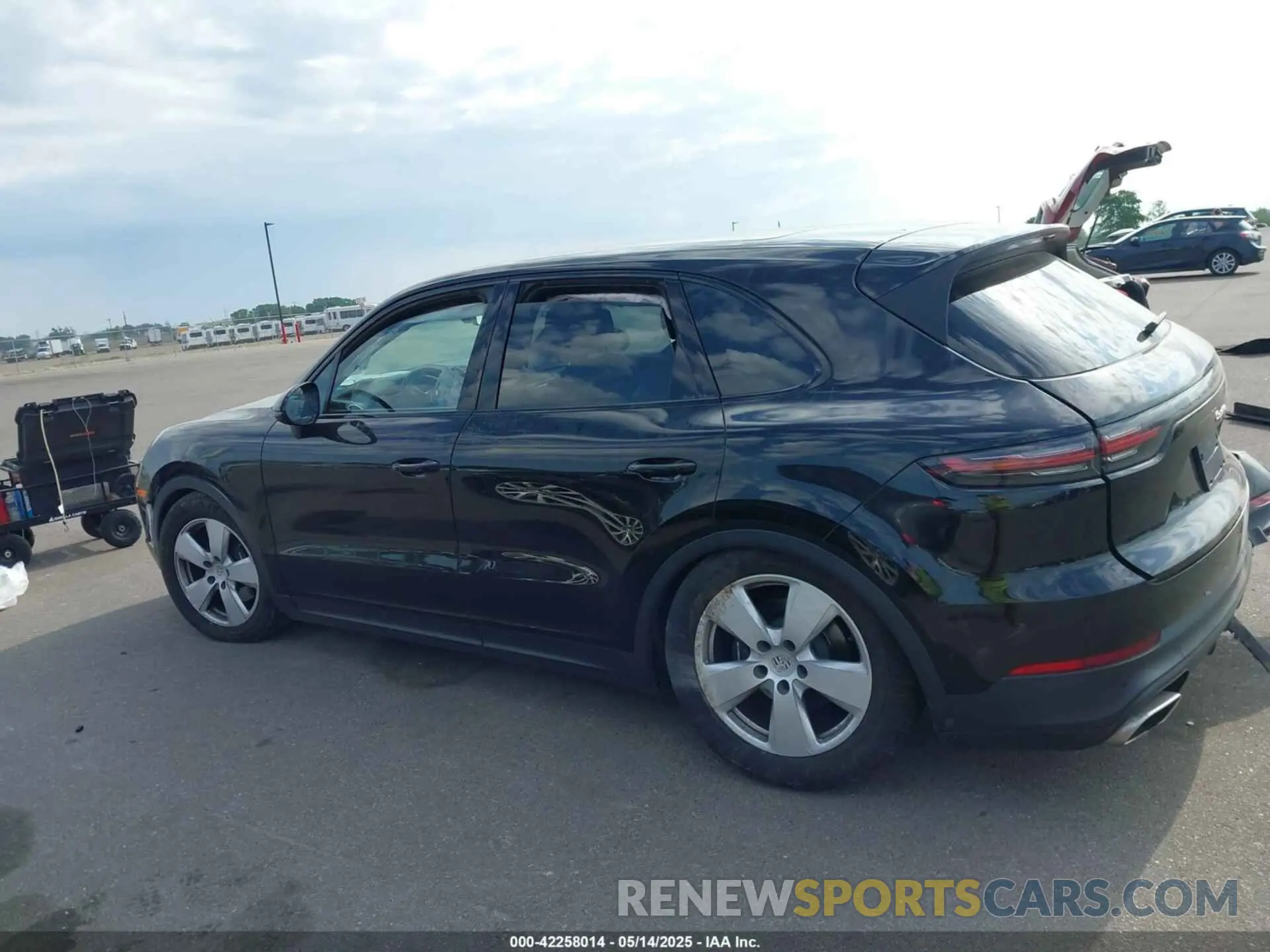 13 fotografías del automóvil dañado WP1AA2AY7LDA01031 PORSCHE CAYENNE 2020