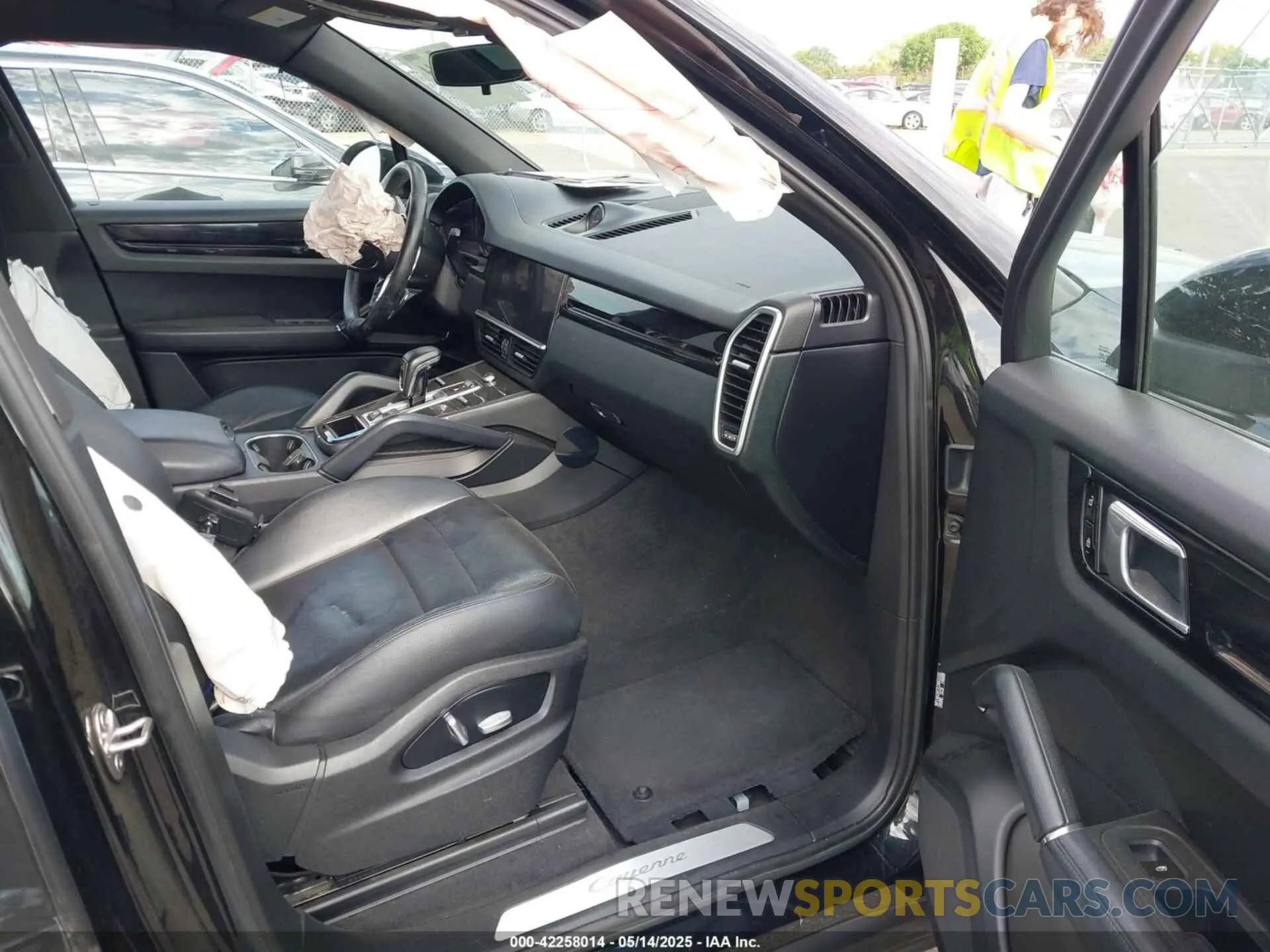5 fotografías del automóvil dañado WP1AA2AY7LDA01031 PORSCHE CAYENNE 2020
