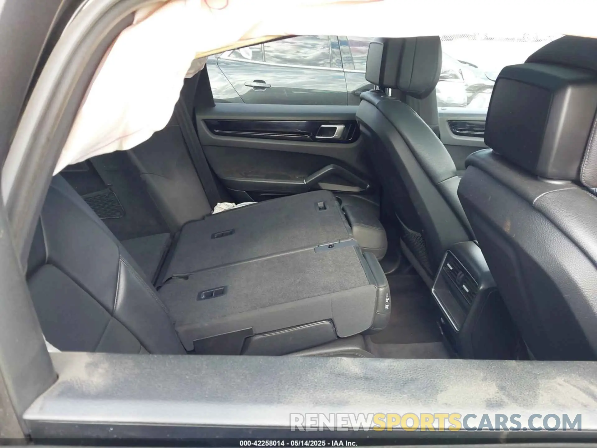 8 fotografías del automóvil dañado WP1AA2AY7LDA01031 PORSCHE CAYENNE 2020