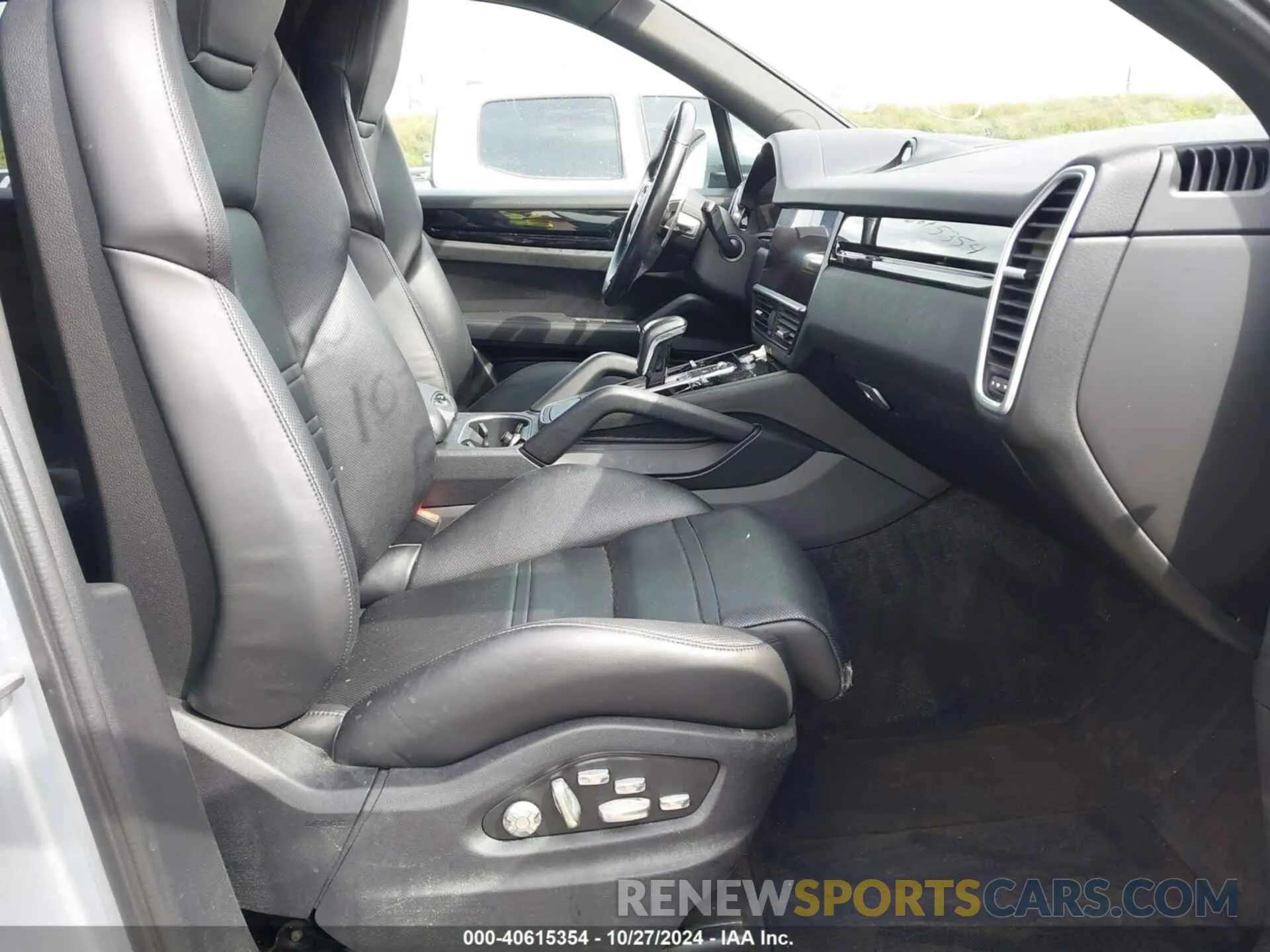 5 fotografías del automóvil dañado WP1AB2AY6LDA29058 PORSCHE CAYENNE 2020