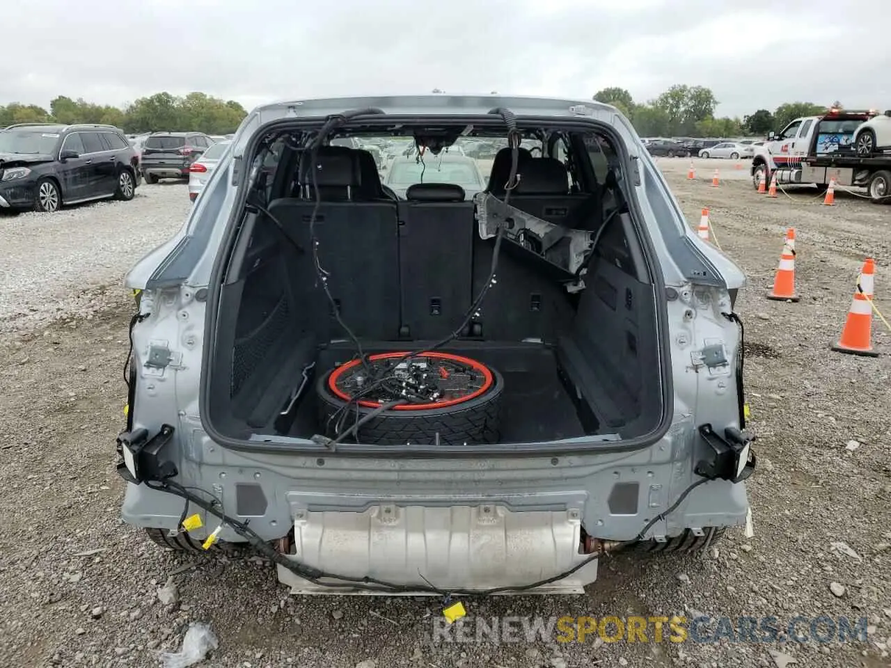6 fotografías del automóvil dañado WP1AB2AY8LDA27666 PORSCHE CAYENNE 2020