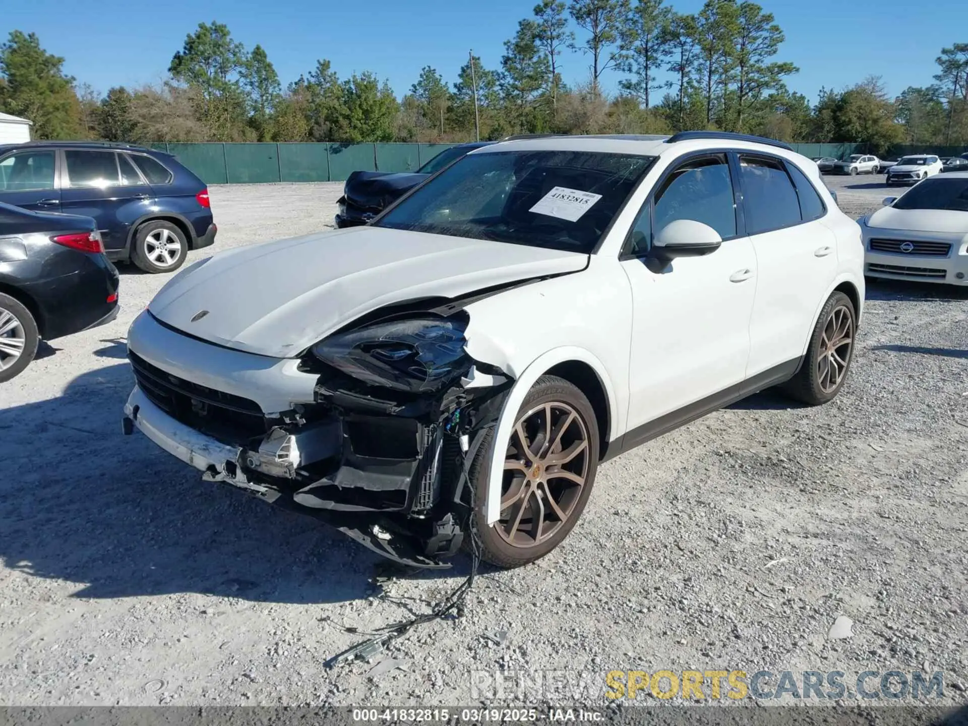 2 fotografías del automóvil dañado WP1AB2AY9LDA28759 PORSCHE CAYENNE 2020