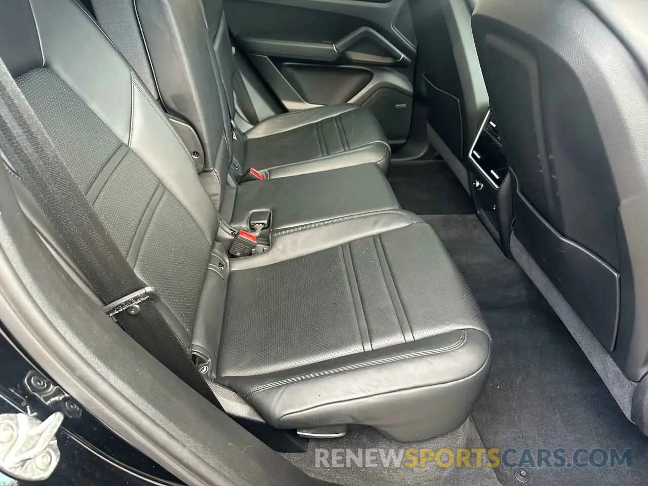 6 fotografías del automóvil dañado WP1BA2AYXLDA46646 PORSCHE CAYENNE 2020