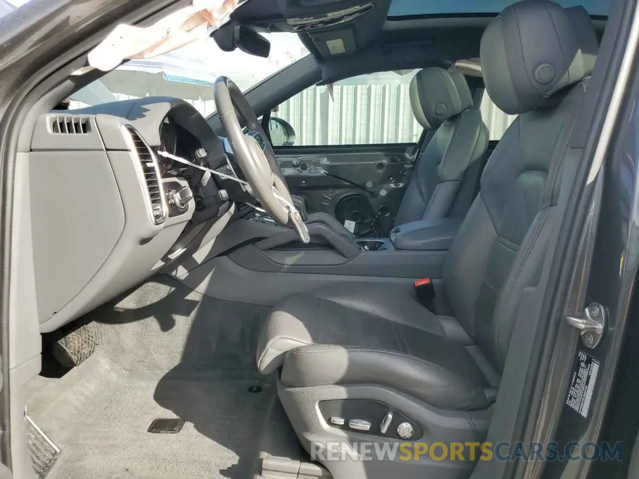 7 fotografías del automóvil dañado WP1BE2AY3LDA55144 PORSCHE CAYENNE 2020