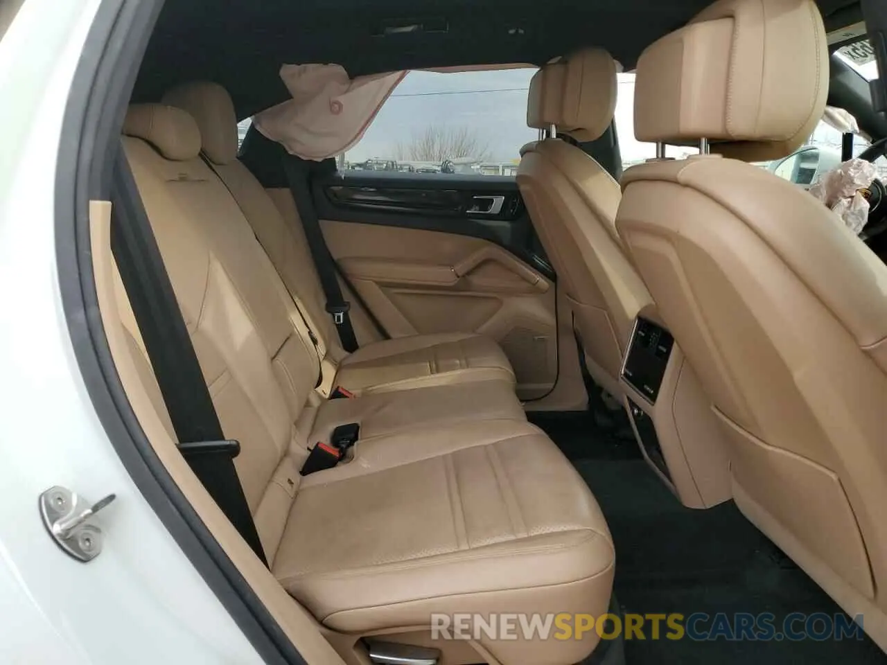 11 fotografías del automóvil dañado WP1AA2AY0MDA03642 PORSCHE CAYENNE 2021