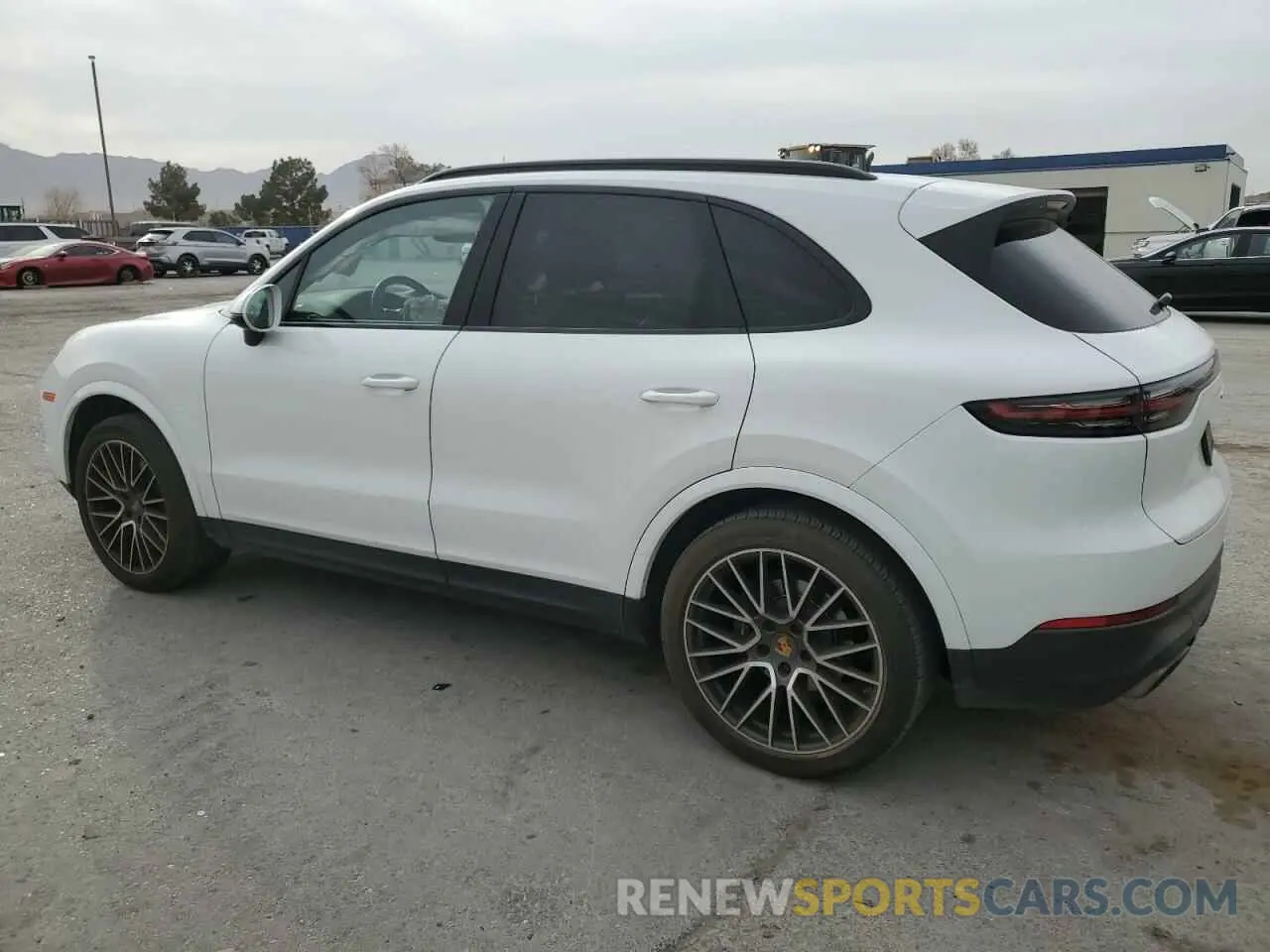 2 fotografías del automóvil dañado WP1AA2AY0MDA03642 PORSCHE CAYENNE 2021