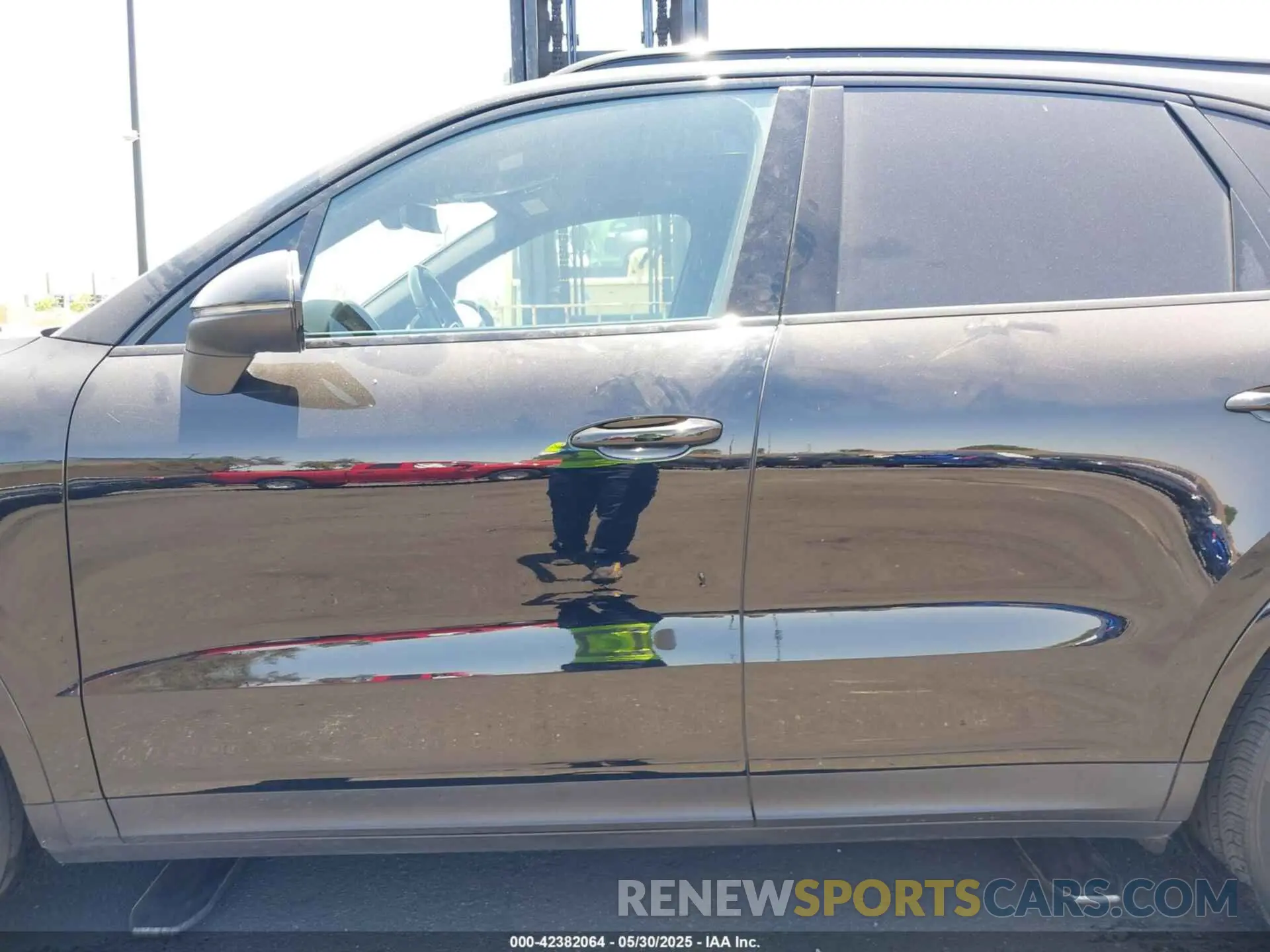 14 fotografías del automóvil dañado WP1AA2AY1MDA08476 PORSCHE CAYENNE 2021