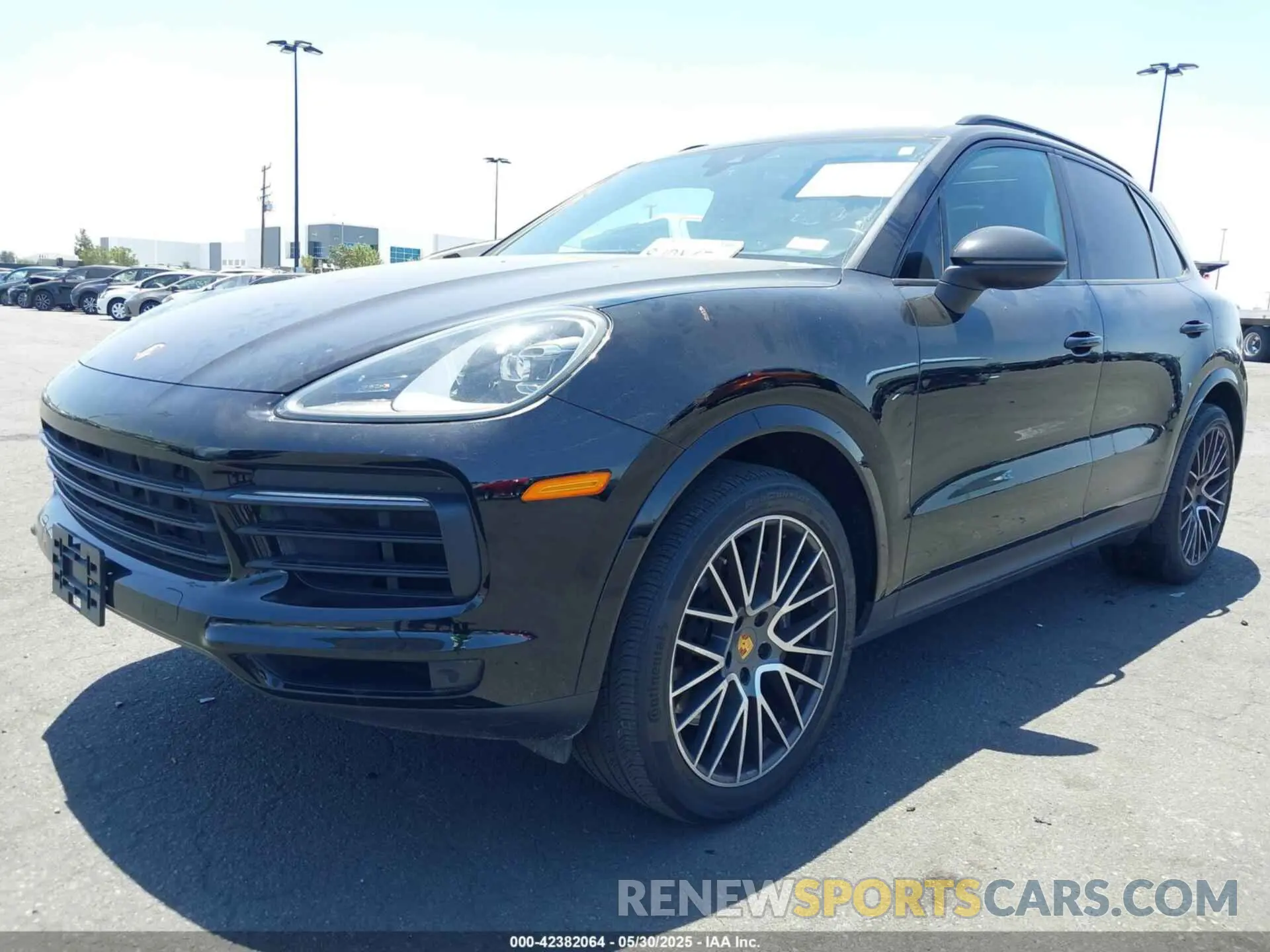 2 fotografías del automóvil dañado WP1AA2AY1MDA08476 PORSCHE CAYENNE 2021