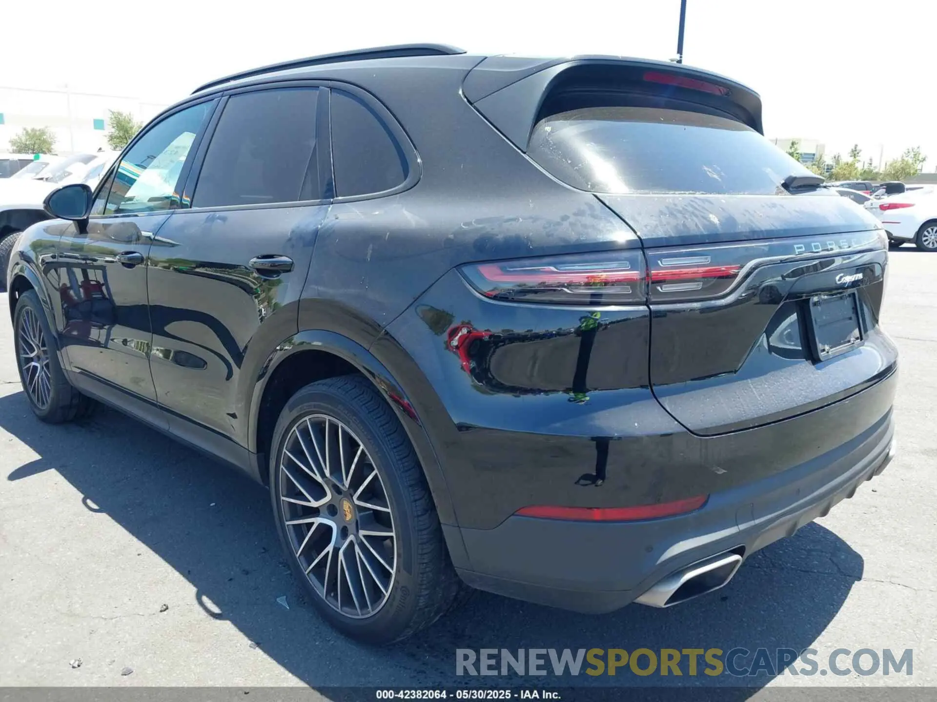 3 fotografías del automóvil dañado WP1AA2AY1MDA08476 PORSCHE CAYENNE 2021