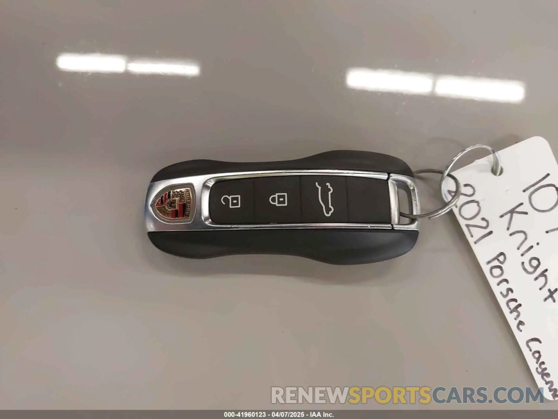 11 fotografías del automóvil dañado WP1AA2AY2MDA02282 PORSCHE CAYENNE 2021
