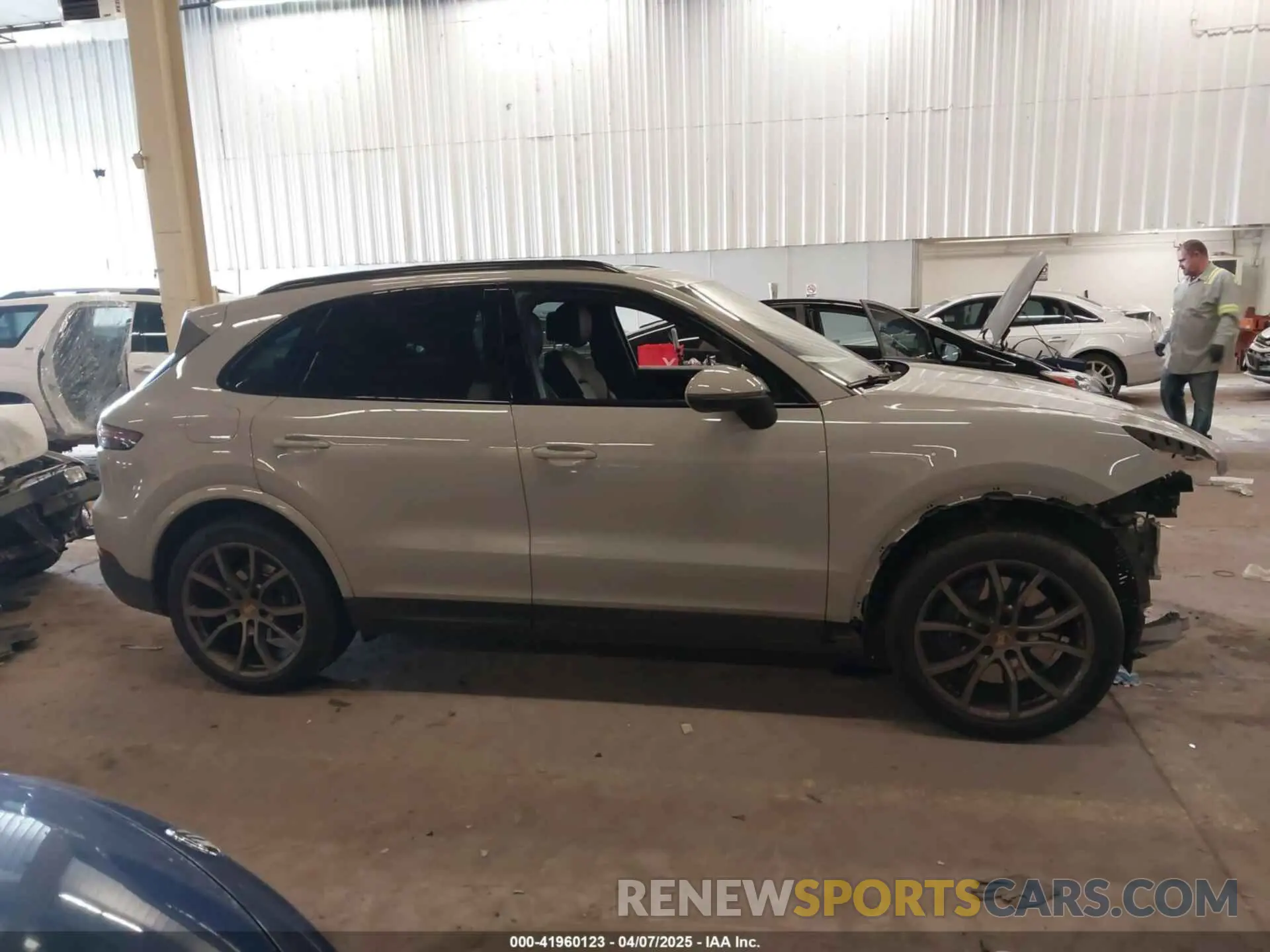 13 fotografías del automóvil dañado WP1AA2AY2MDA02282 PORSCHE CAYENNE 2021