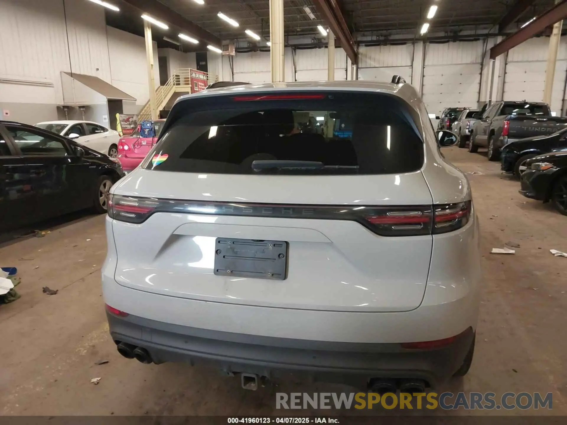 16 fotografías del automóvil dañado WP1AA2AY2MDA02282 PORSCHE CAYENNE 2021
