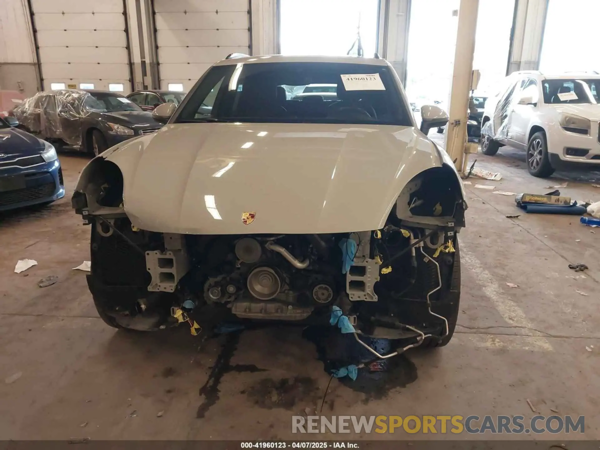 18 fotografías del automóvil dañado WP1AA2AY2MDA02282 PORSCHE CAYENNE 2021