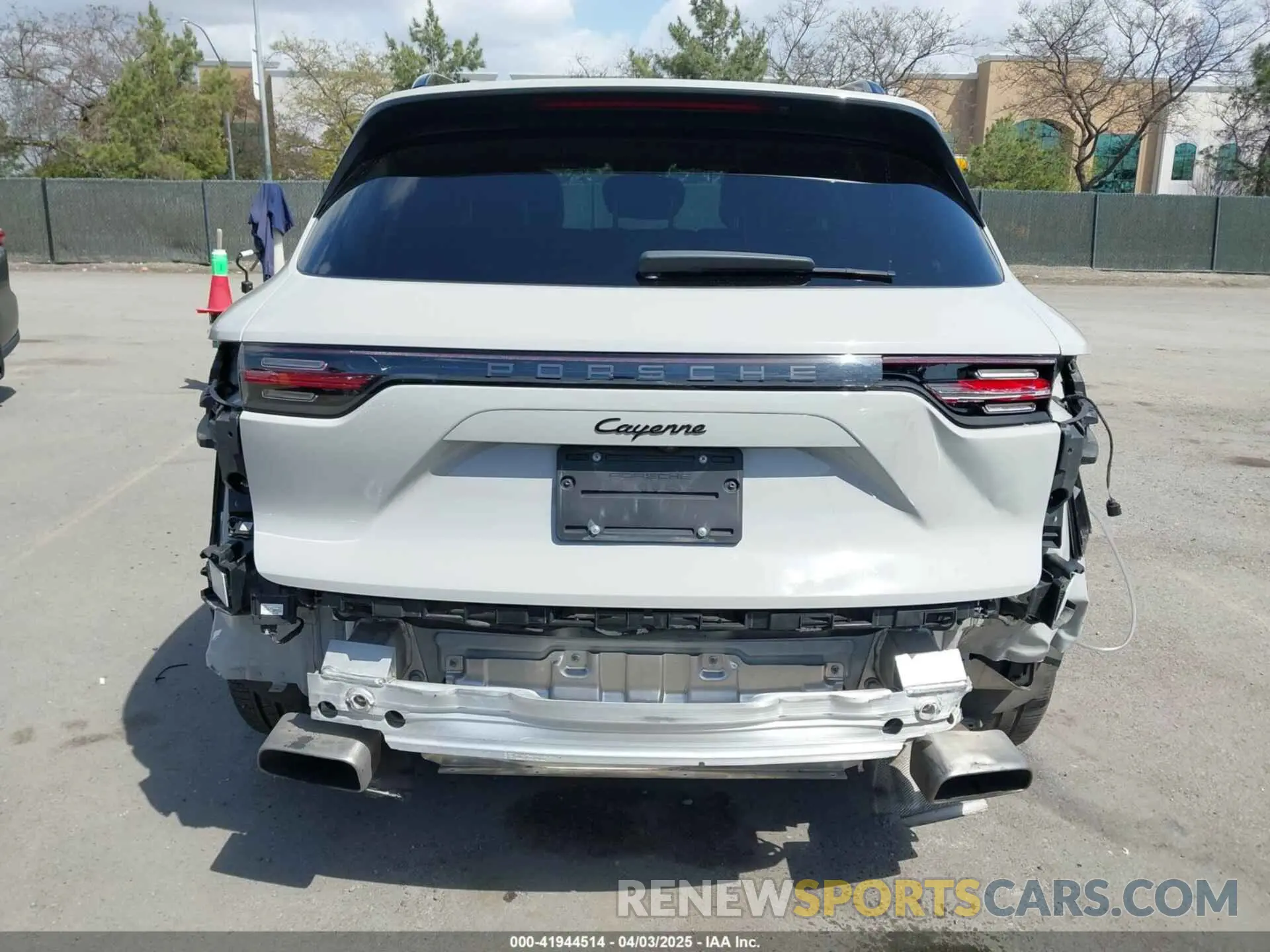 17 fotografías del automóvil dañado WP1AA2AY2MDA02749 PORSCHE CAYENNE 2021