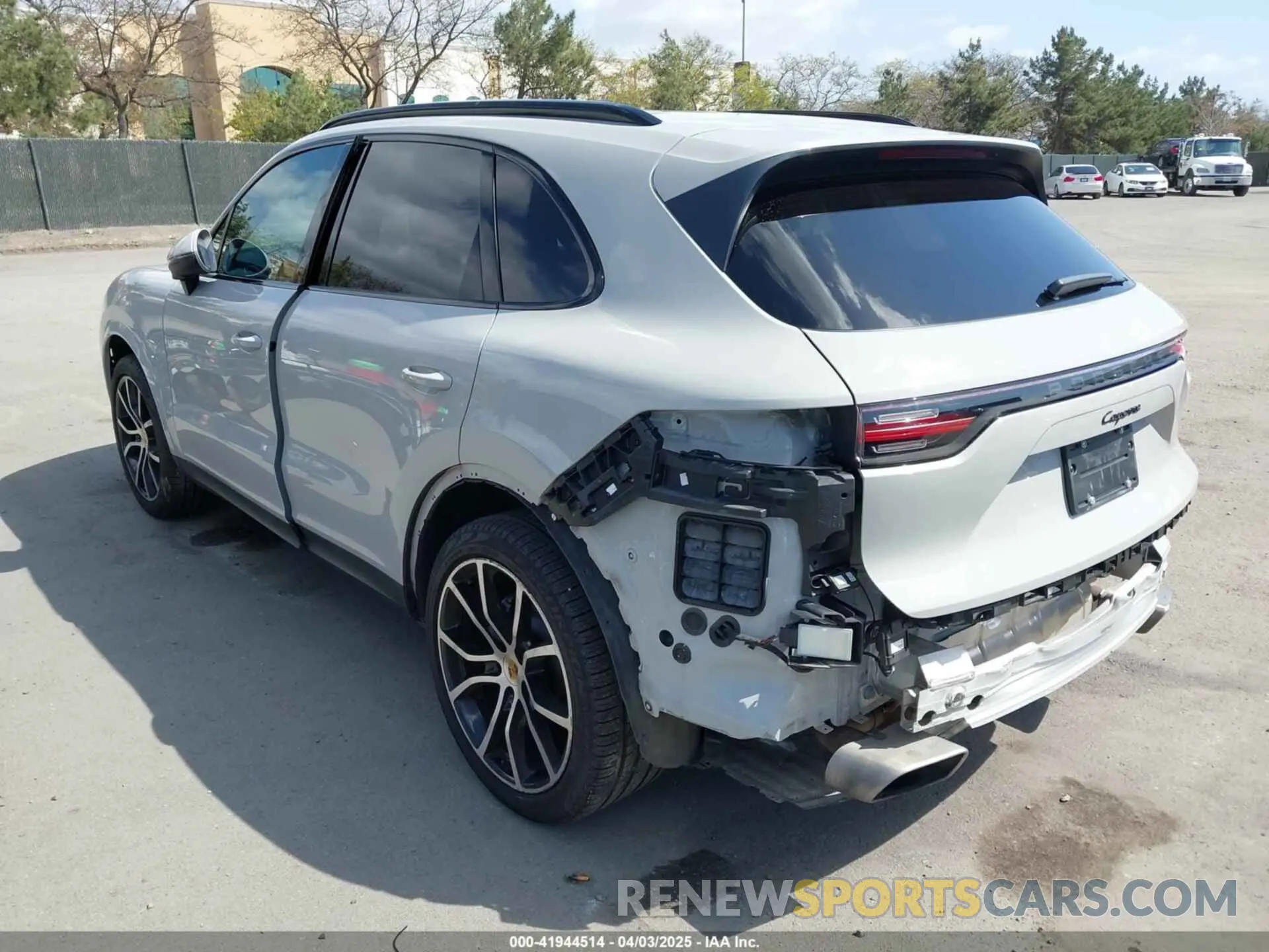 19 fotografías del automóvil dañado WP1AA2AY2MDA02749 PORSCHE CAYENNE 2021
