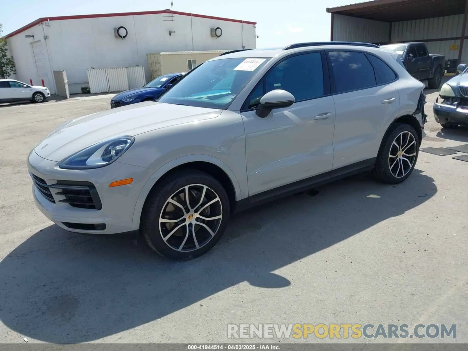 2 fotografías del automóvil dañado WP1AA2AY2MDA02749 PORSCHE CAYENNE 2021
