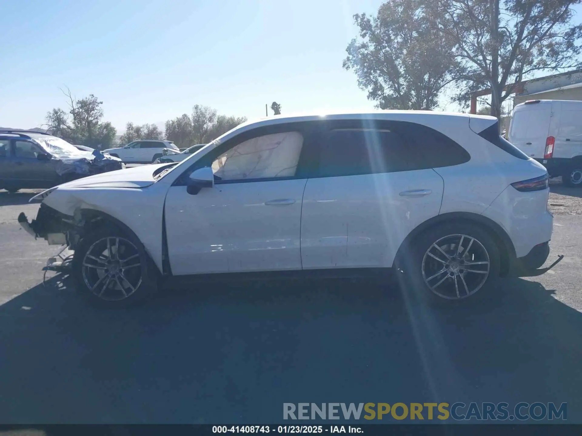 14 fotografías del automóvil dañado WP1AA2AY2MDA07529 PORSCHE CAYENNE 2021