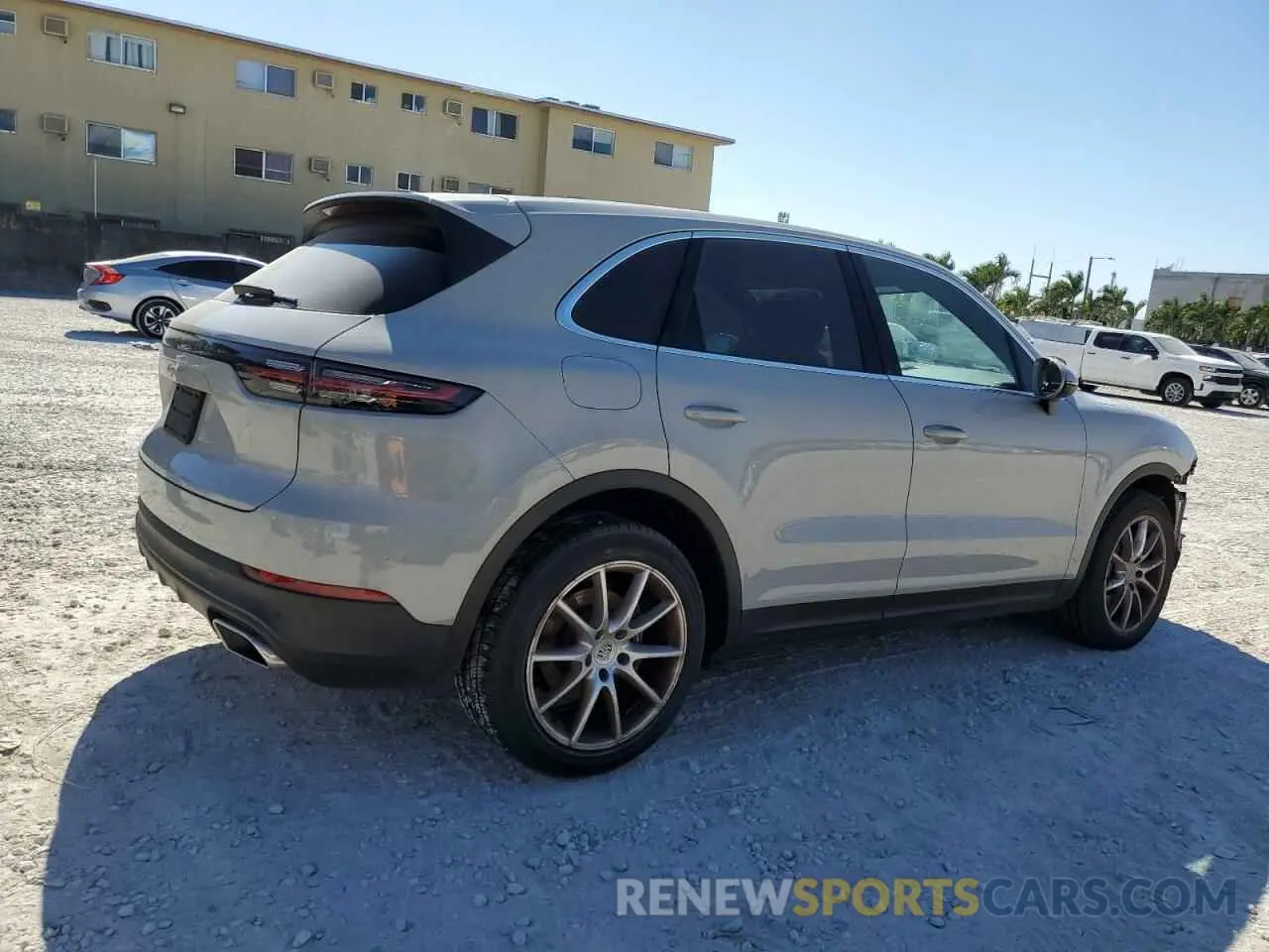 3 fotografías del automóvil dañado WP1AA2AY5MDA06603 PORSCHE CAYENNE 2021