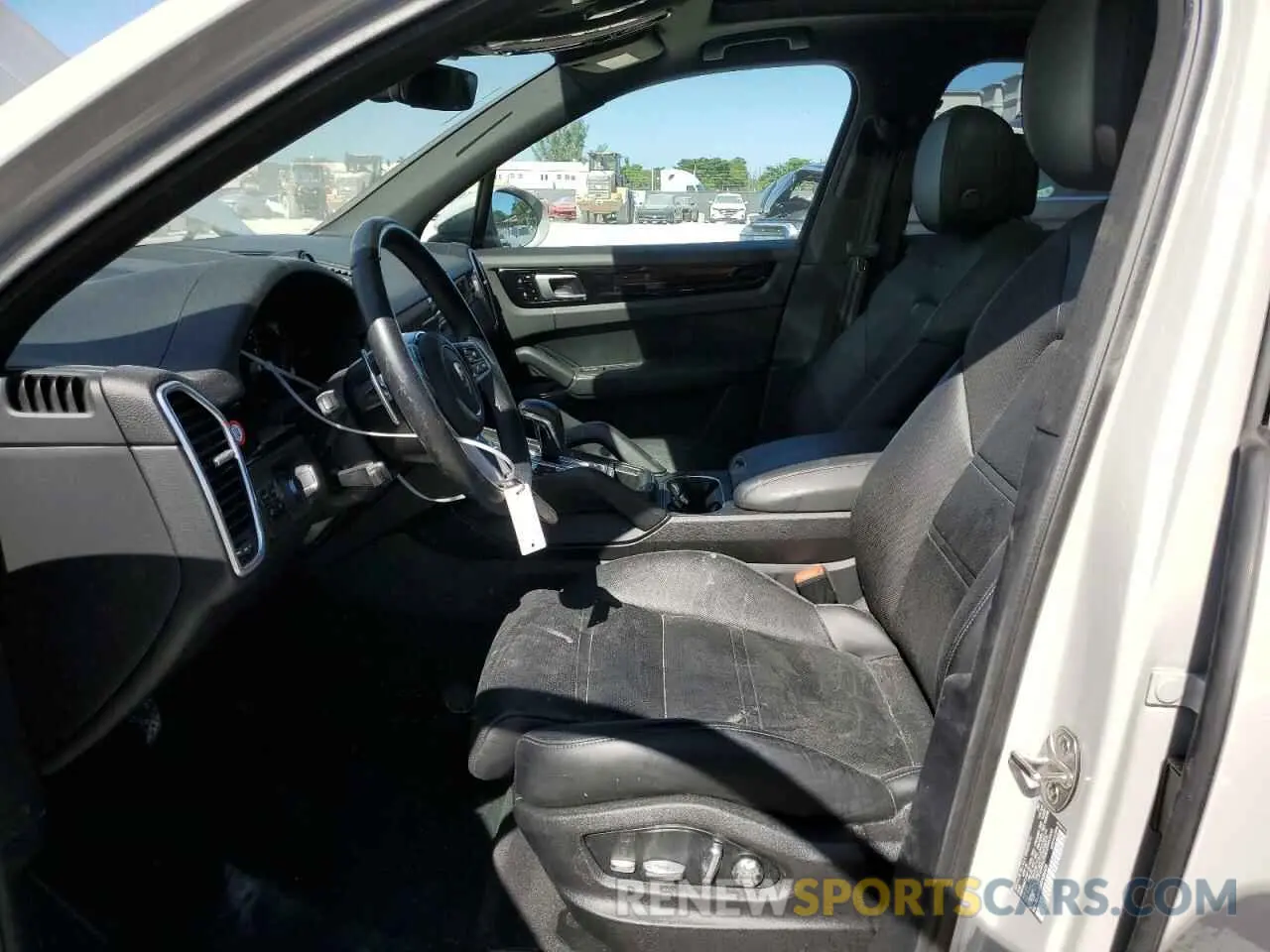 7 fotografías del automóvil dañado WP1AA2AY5MDA06603 PORSCHE CAYENNE 2021