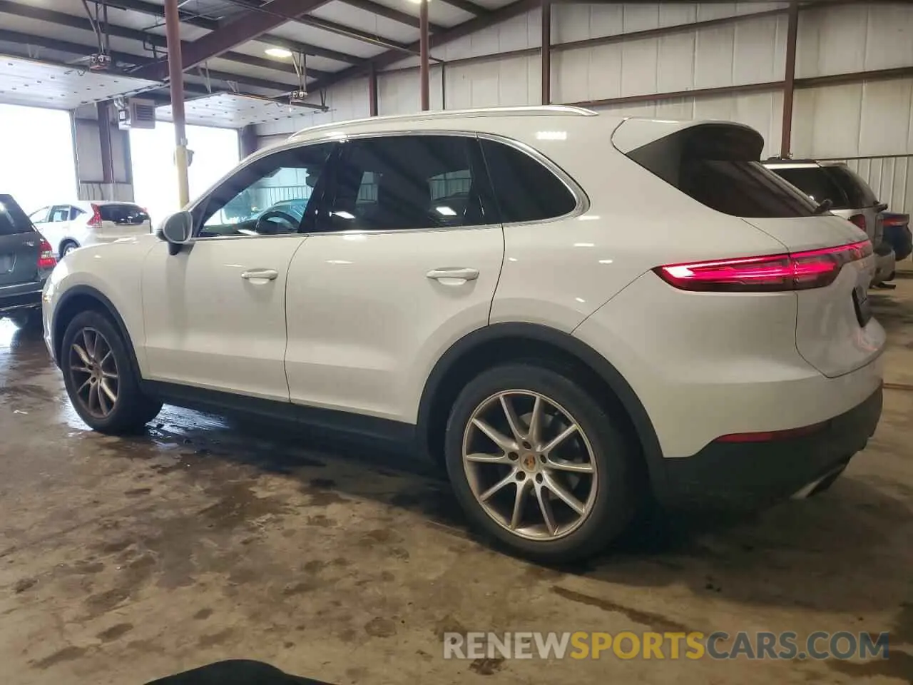 2 fotografías del automóvil dañado WP1AA2AY6MDA10403 PORSCHE CAYENNE 2021