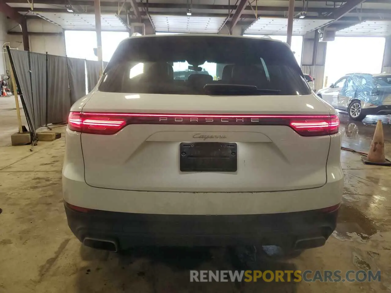 6 fotografías del automóvil dañado WP1AA2AY6MDA10403 PORSCHE CAYENNE 2021