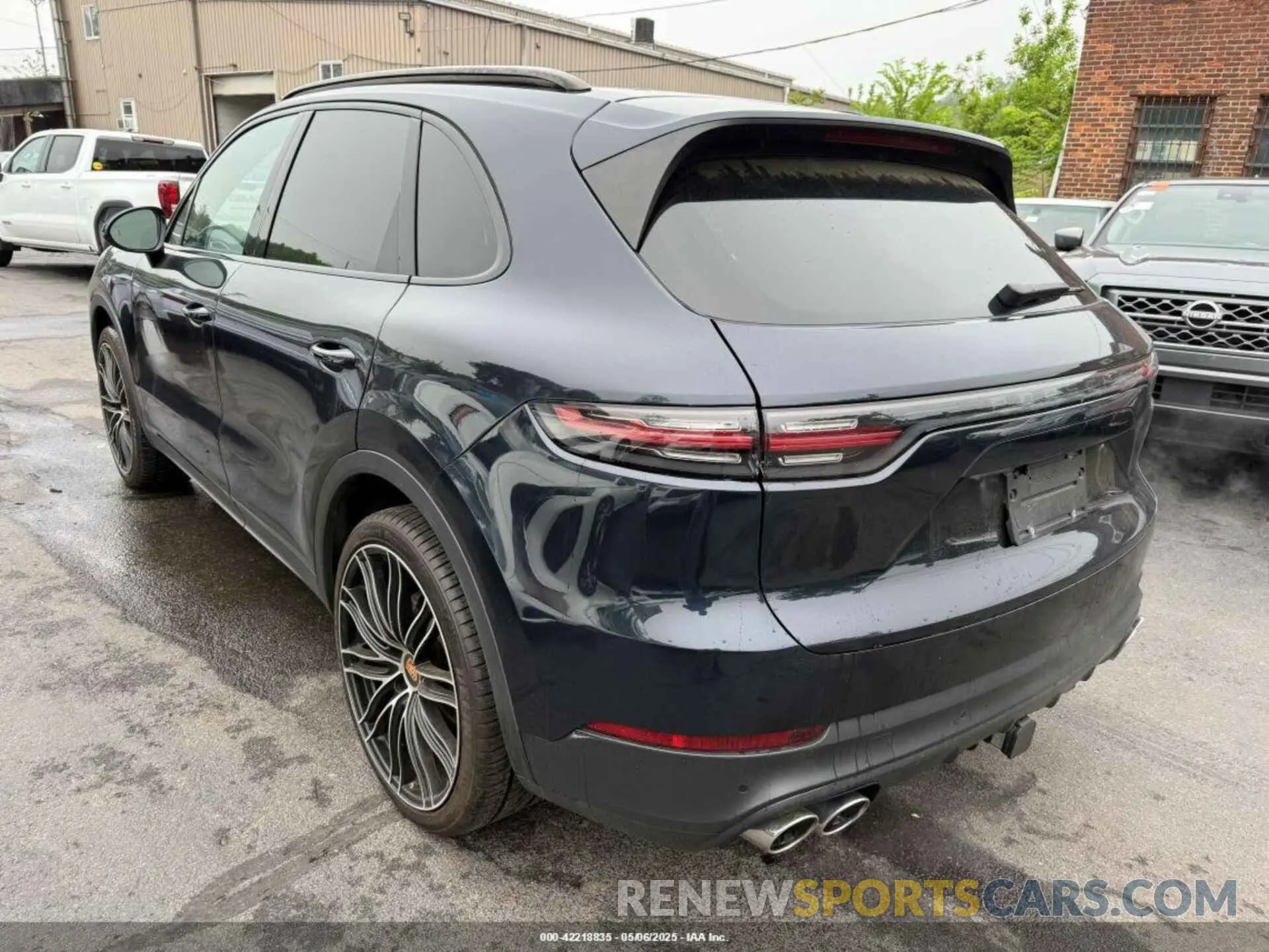 3 fotografías del automóvil dañado WP1AA2AYXMDA02563 PORSCHE CAYENNE 2021