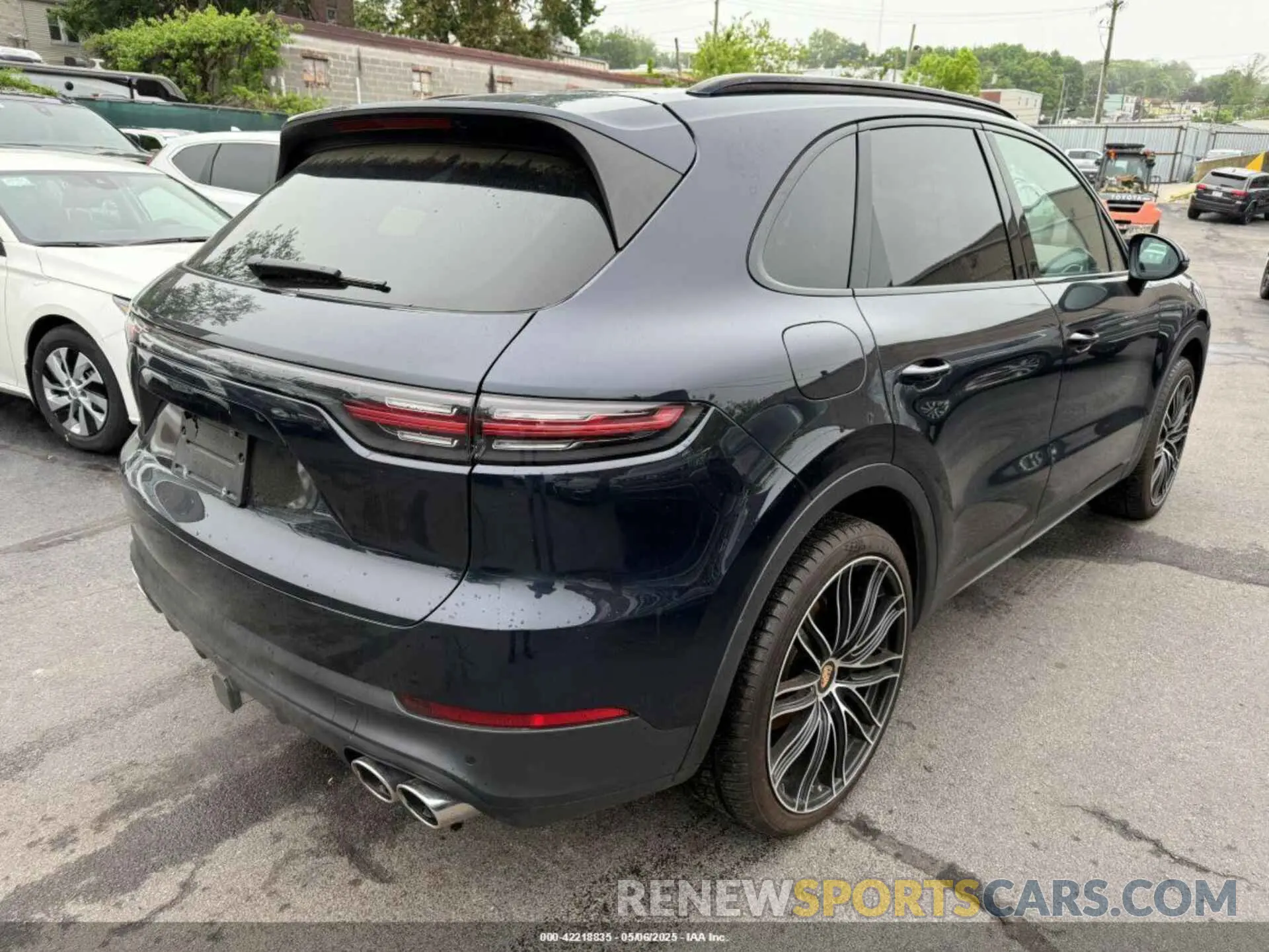 4 fotografías del automóvil dañado WP1AA2AYXMDA02563 PORSCHE CAYENNE 2021