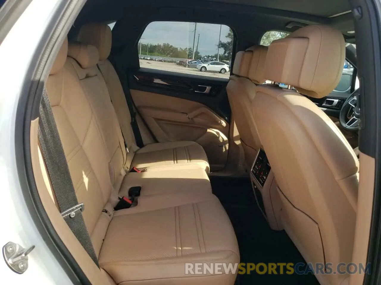 11 fotografías del automóvil dañado WP1AB2AY8MDA27555 PORSCHE CAYENNE 2021