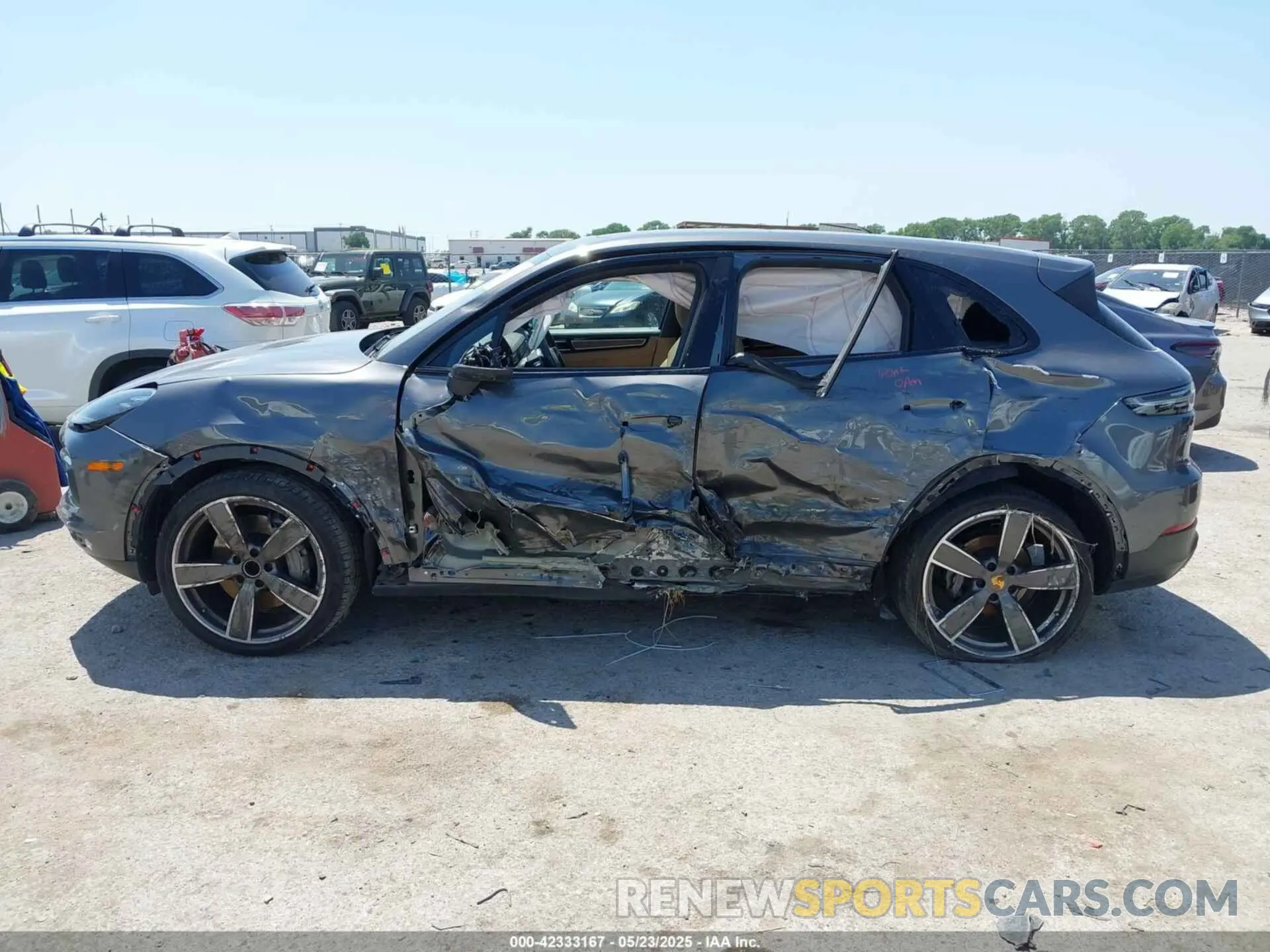 14 fotografías del automóvil dañado WP1AB2AY8MDA28690 PORSCHE CAYENNE 2021