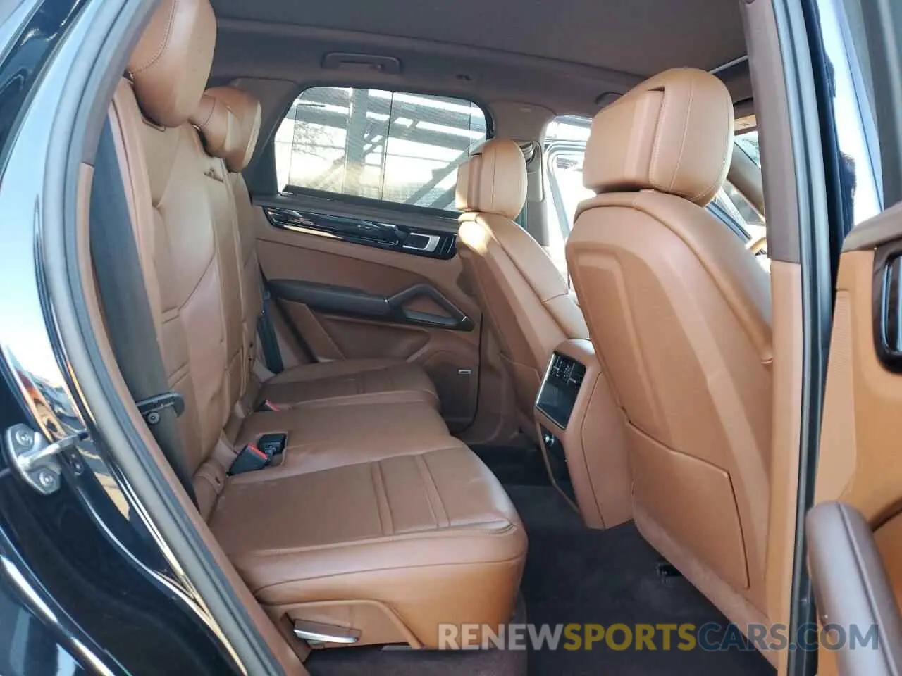 11 fotografías del automóvil dañado WP1AB2AYXMDA27735 PORSCHE CAYENNE 2021