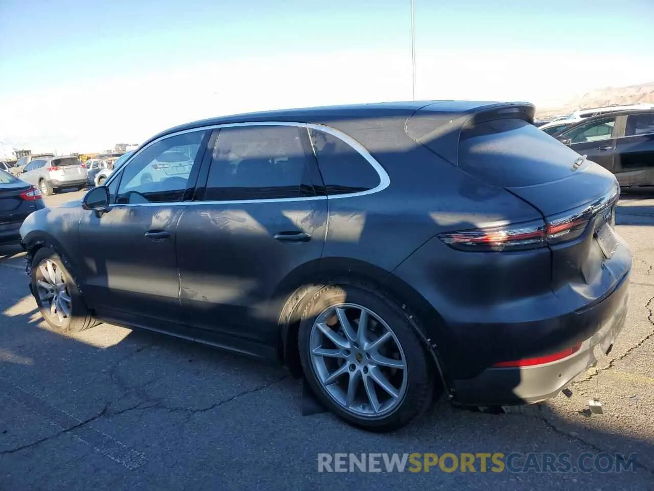 2 fotografías del automóvil dañado WP1AB2AYXMDA27735 PORSCHE CAYENNE 2021