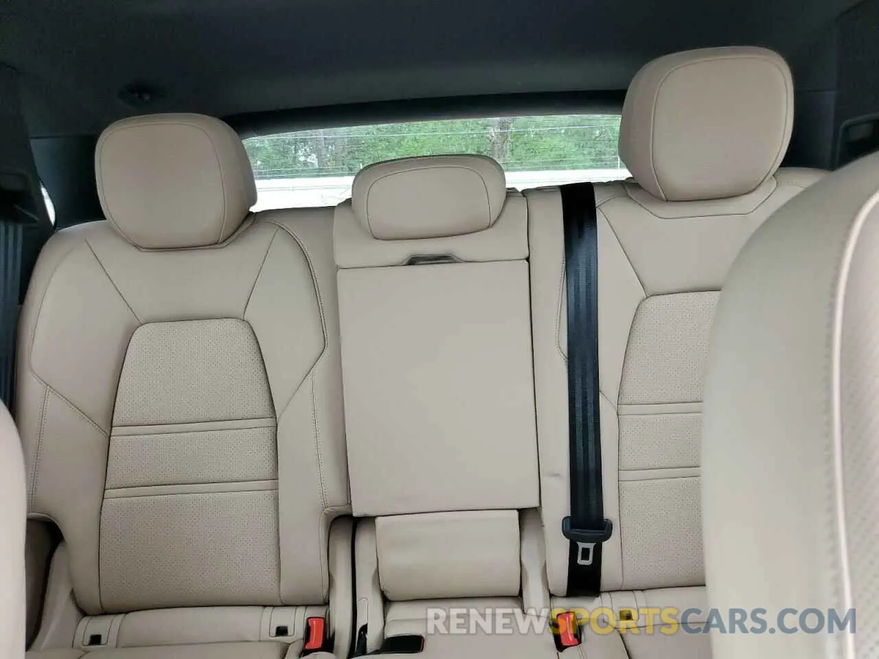 10 fotografías del automóvil dañado WP1AE2AY1MDA24696 PORSCHE CAYENNE 2021