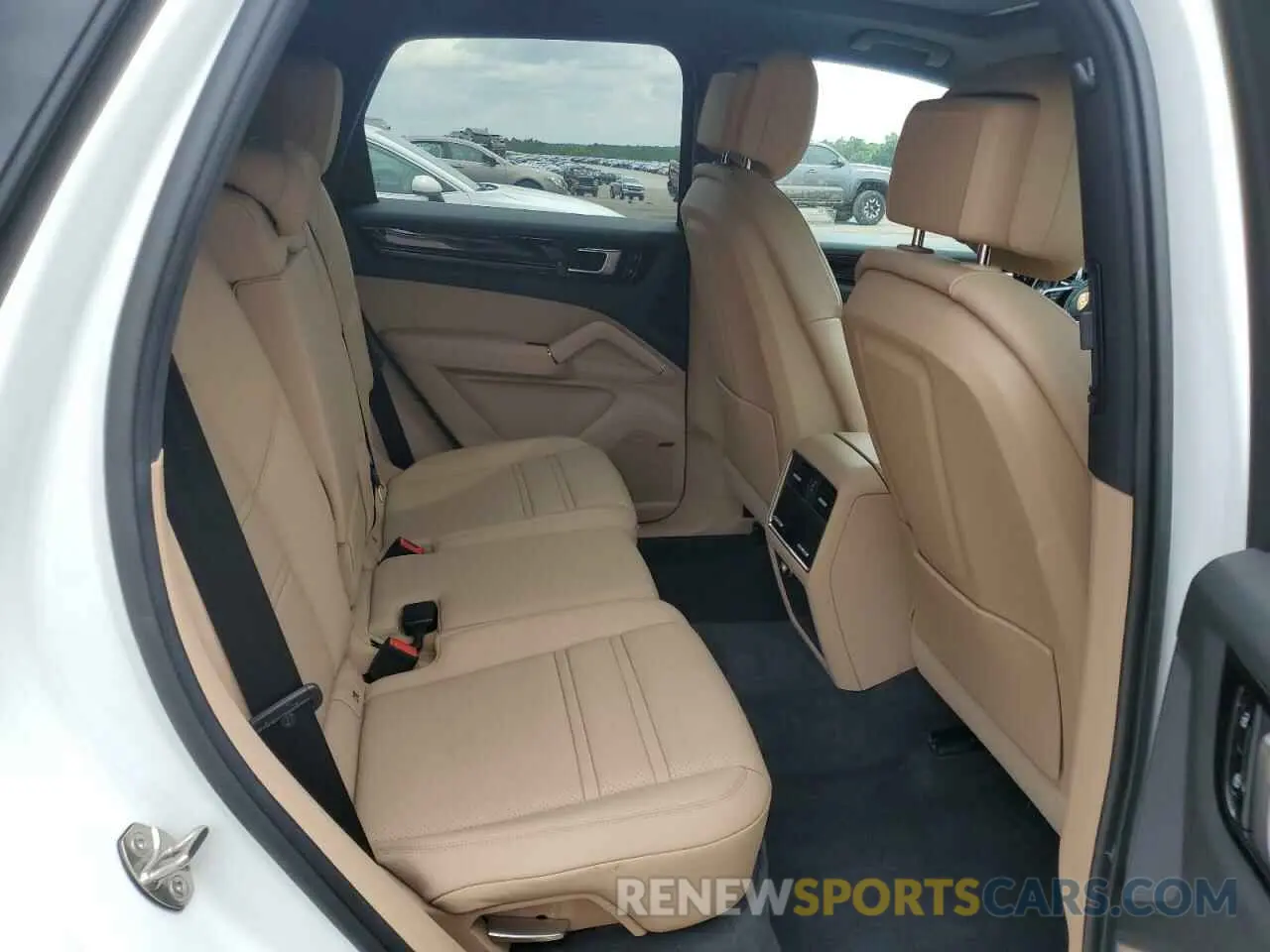 11 fotografías del automóvil dañado WP1AE2AY1MDA24696 PORSCHE CAYENNE 2021