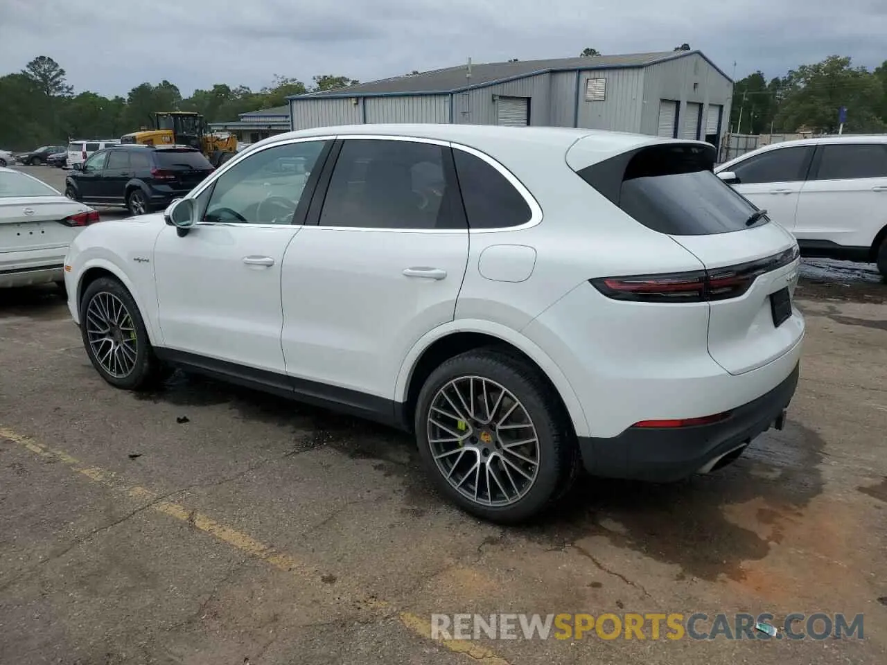 2 fotografías del automóvil dañado WP1AE2AY1MDA24696 PORSCHE CAYENNE 2021