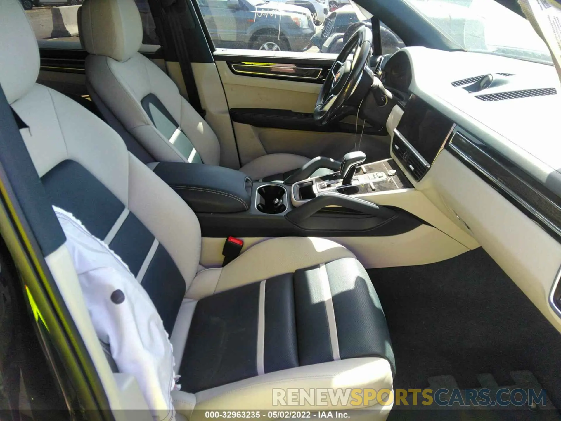 5 fotografías del automóvil dañado WP1AE2AY5MDA24328 PORSCHE CAYENNE 2021