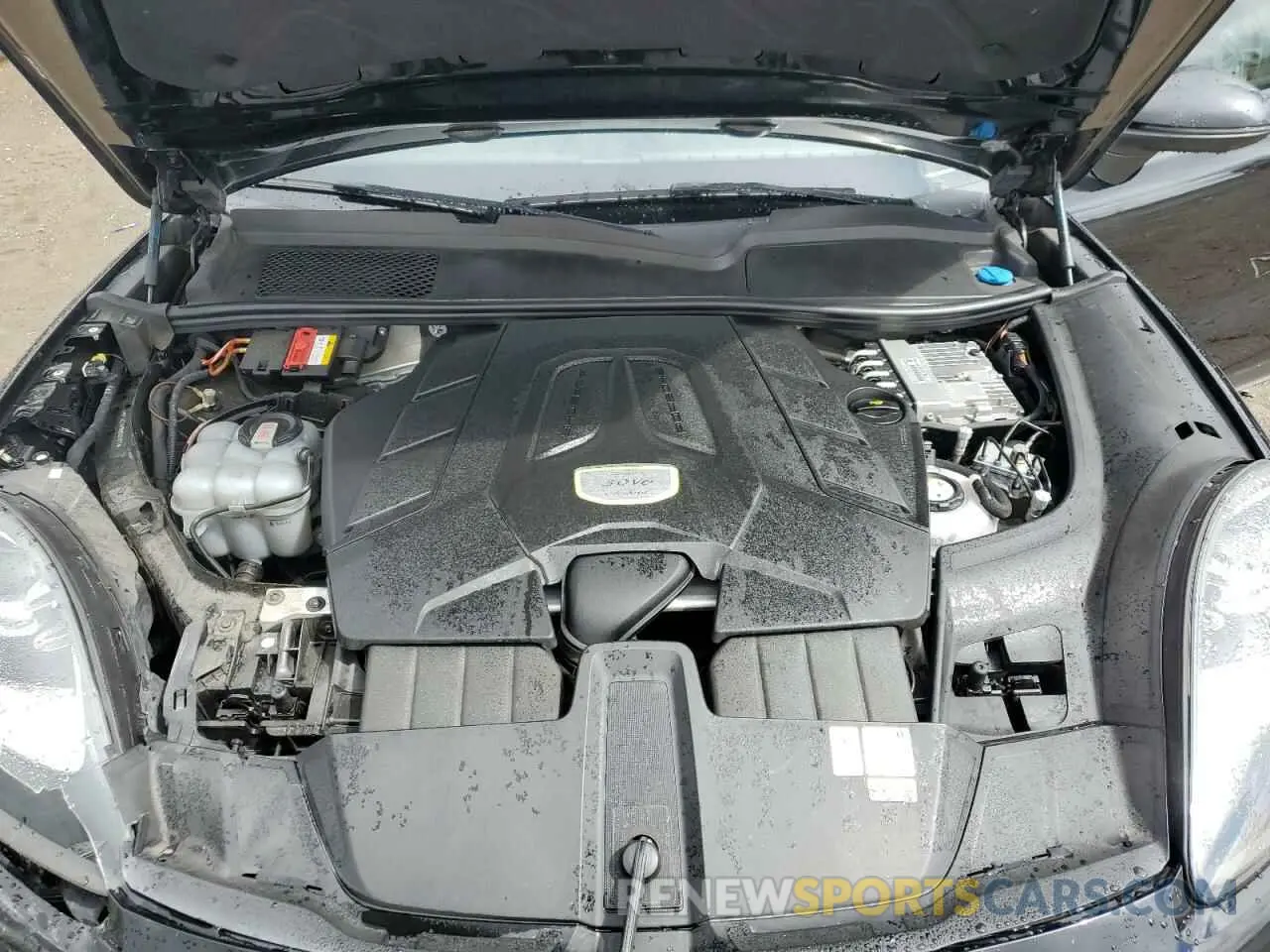 13 fotografías del automóvil dañado WP1AE2AYXMDA24972 PORSCHE CAYENNE 2021