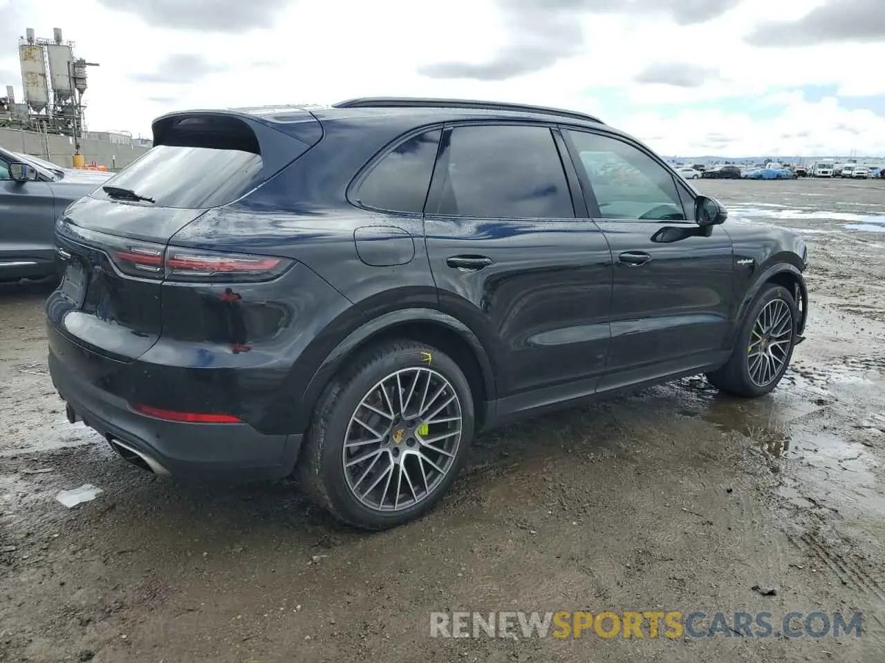 3 fotografías del automóvil dañado WP1AE2AYXMDA24972 PORSCHE CAYENNE 2021