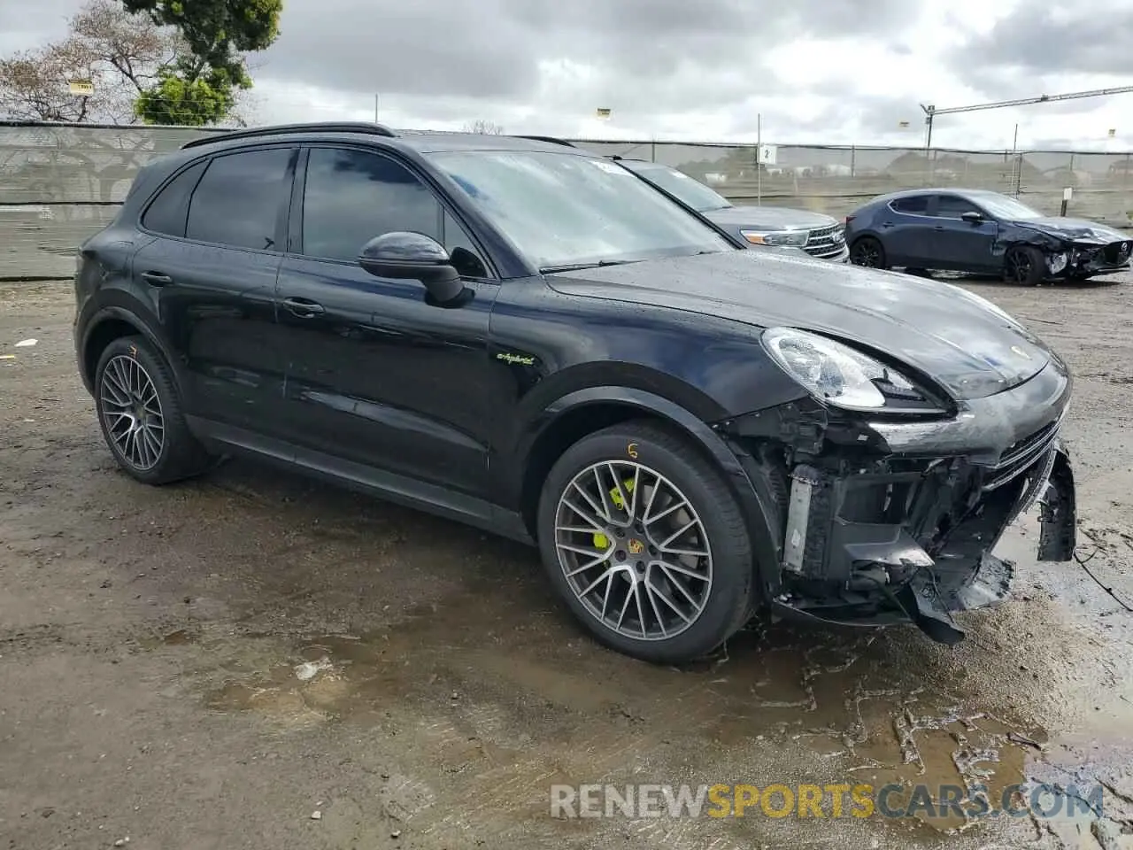 4 fotografías del automóvil dañado WP1AE2AYXMDA24972 PORSCHE CAYENNE 2021