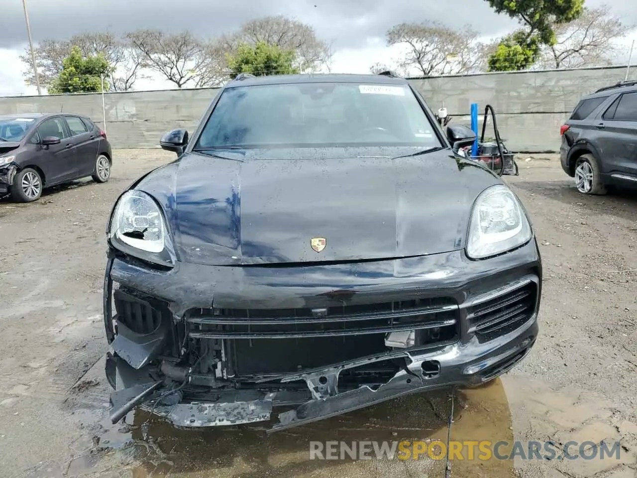 5 fotografías del automóvil dañado WP1AE2AYXMDA24972 PORSCHE CAYENNE 2021