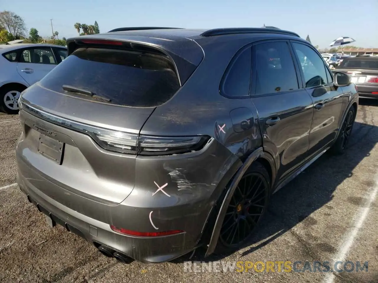 4 fotografías del automóvil dañado WP1AG2AY2MDA33885 PORSCHE CAYENNE 2021