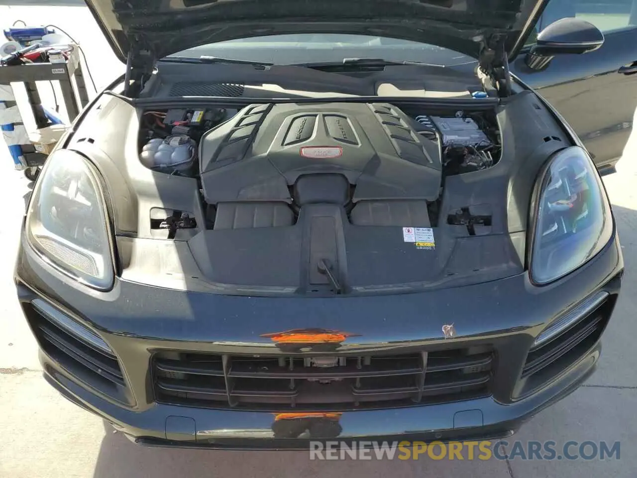 12 fotografías del automóvil dañado WP1AG2AY3MDA34902 PORSCHE CAYENNE 2021