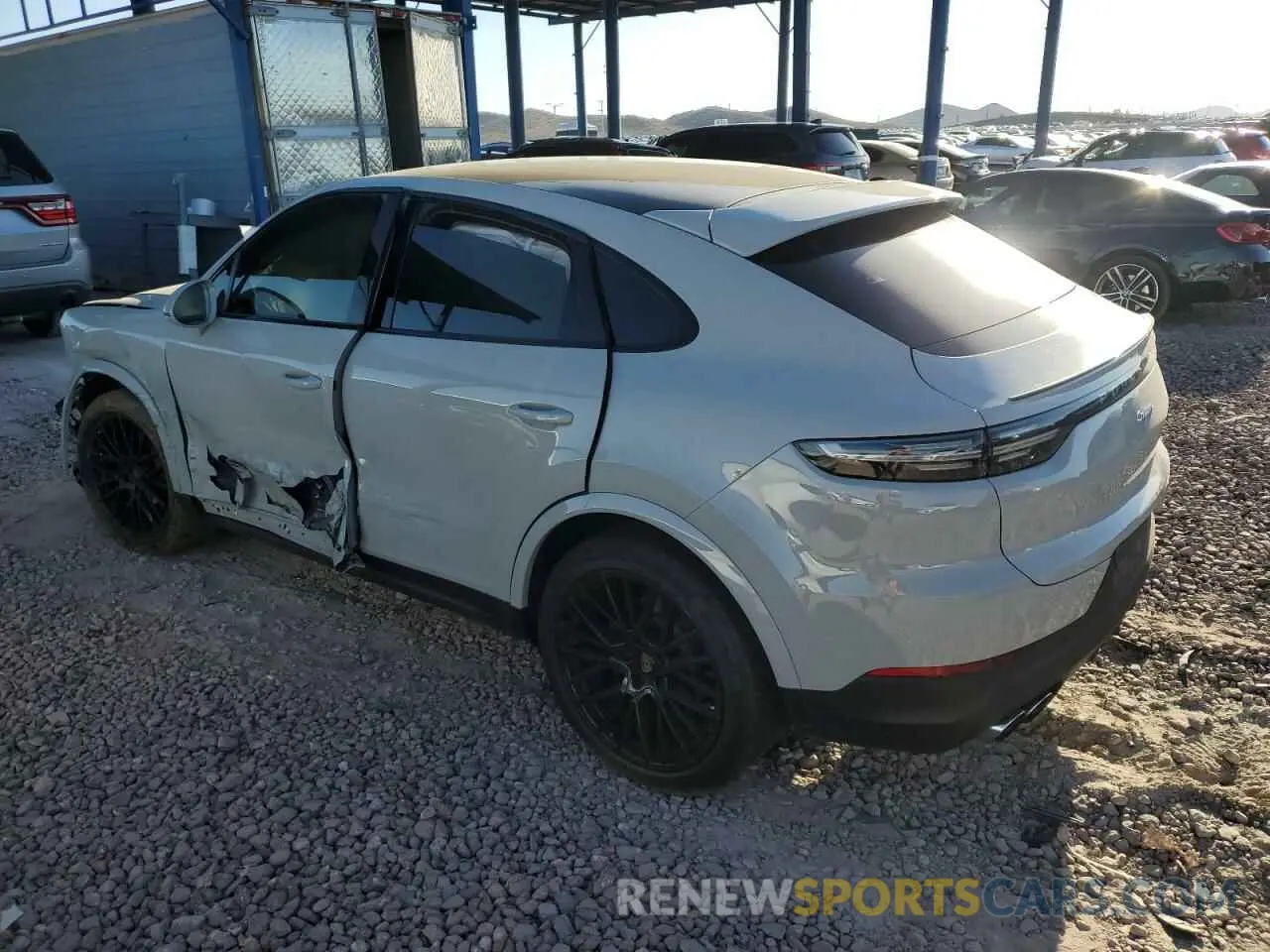 2 fotografías del automóvil dañado WP1BA2AY4MDA40505 PORSCHE CAYENNE 2021