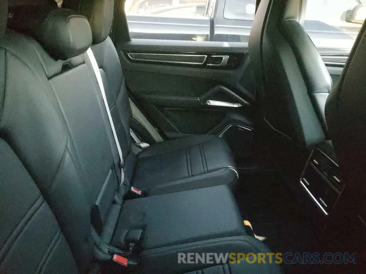 6 fotografías del automóvil dañado WP1BF2AY1MDA51303 PORSCHE CAYENNE 2021