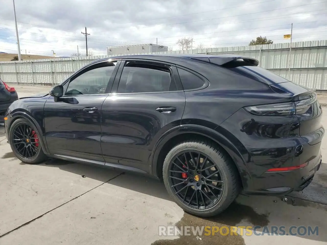 2 fotografías del automóvil dañado WP1BG2AY1MDA49824 PORSCHE CAYENNE 2021
