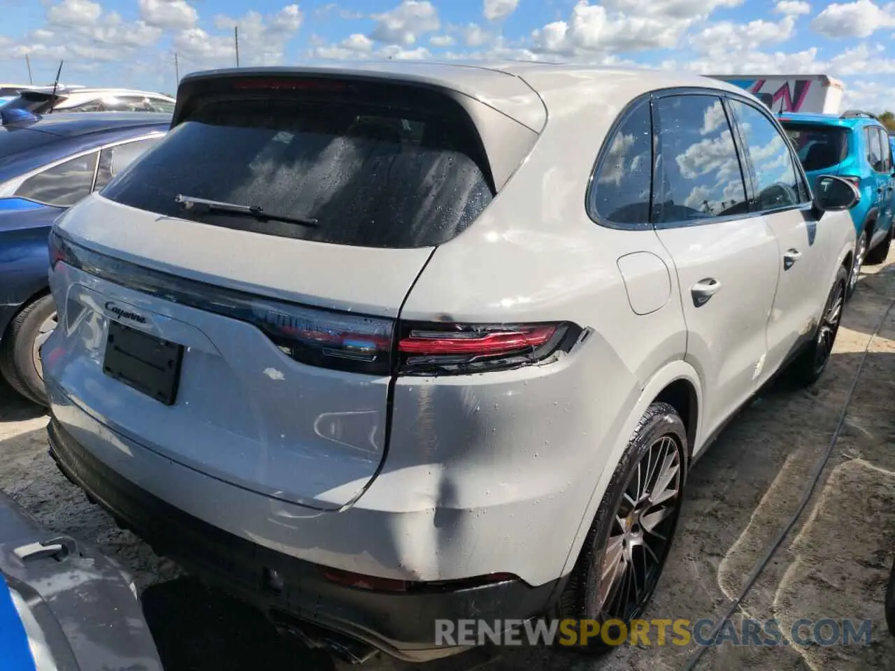 3 fotografías del automóvil dañado WP1AA2AY4NDA05752 PORSCHE CAYENNE 2022