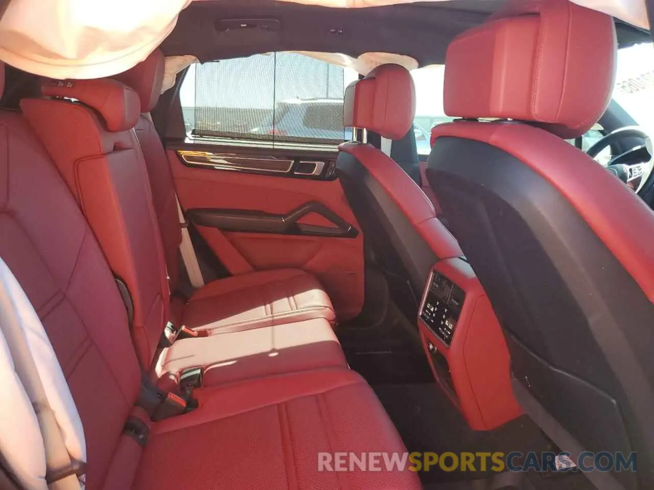 11 fotografías del automóvil dañado WP1AA2AY4NDA06108 PORSCHE CAYENNE 2022
