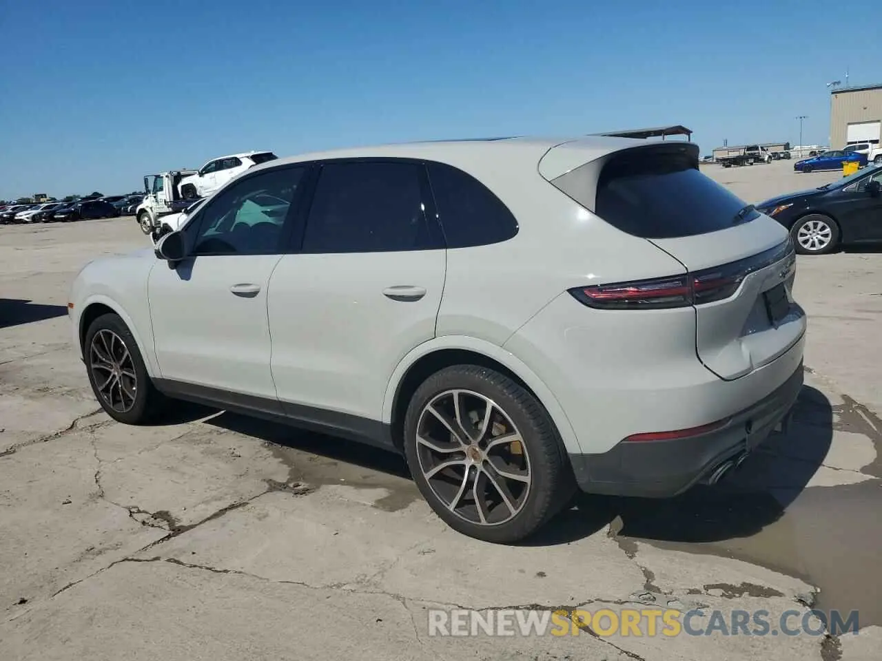 2 fotografías del automóvil dañado WP1AA2AY4NDA06108 PORSCHE CAYENNE 2022